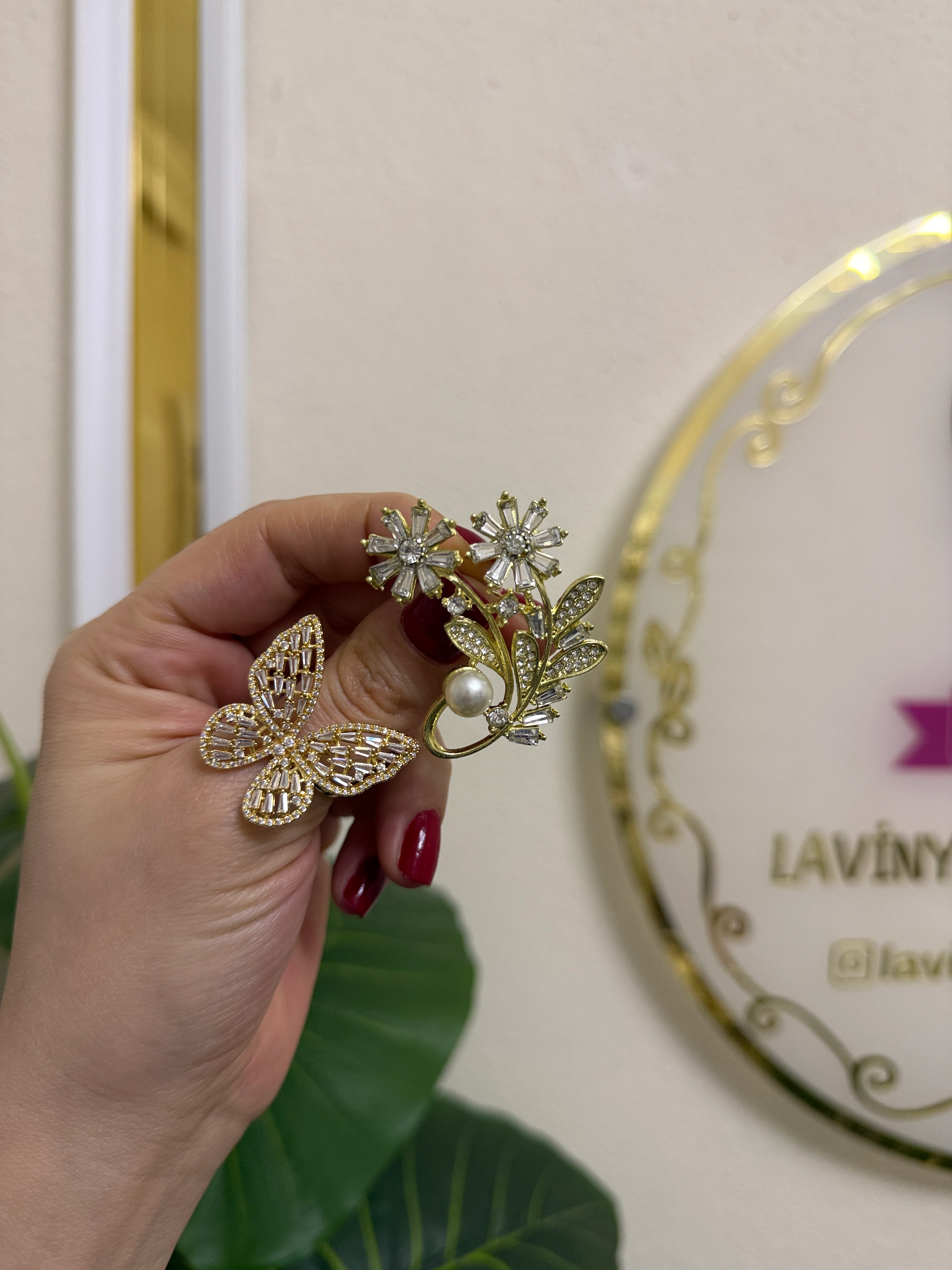 Premium broş-LAVİNYA