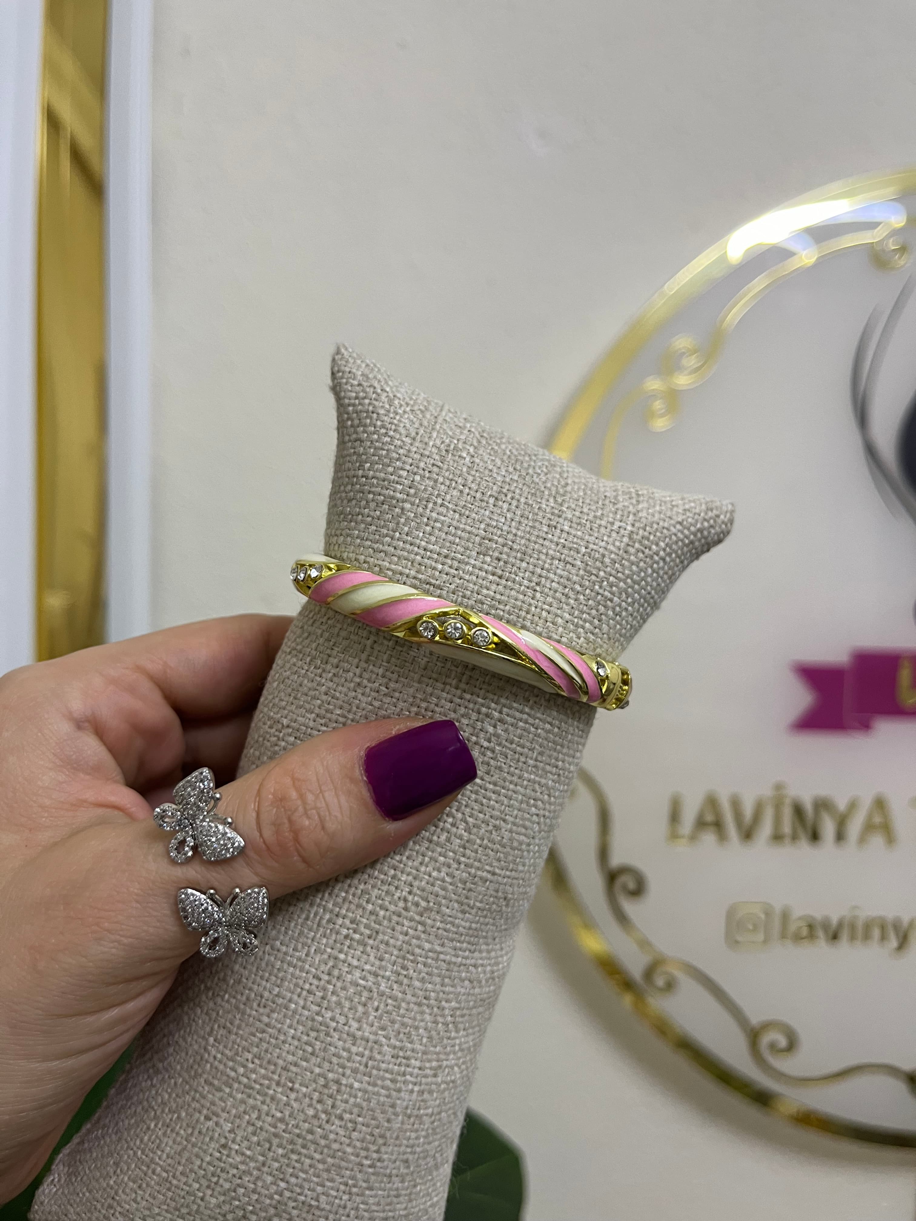 Mineli kelepçe-LAVİNYA