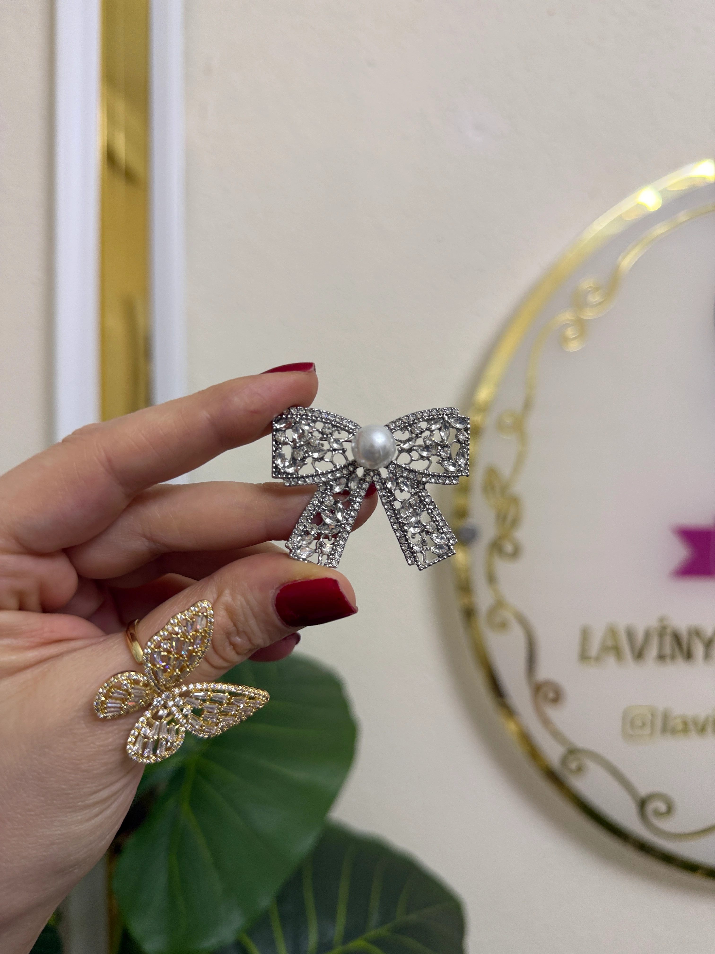 Premium broş-LAVİNYA