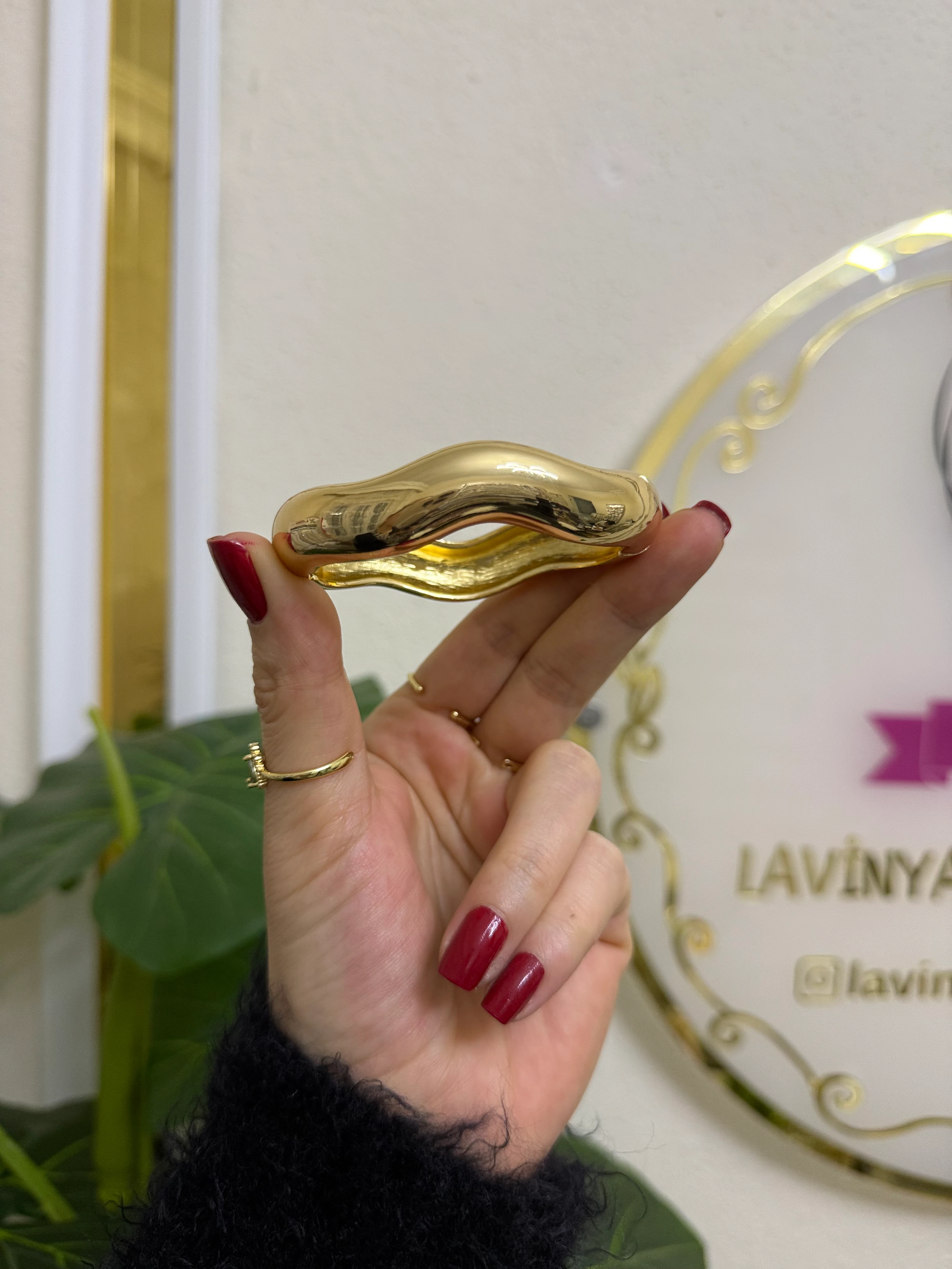 Özel seri dalgalı kelepçe-LAVİNYA