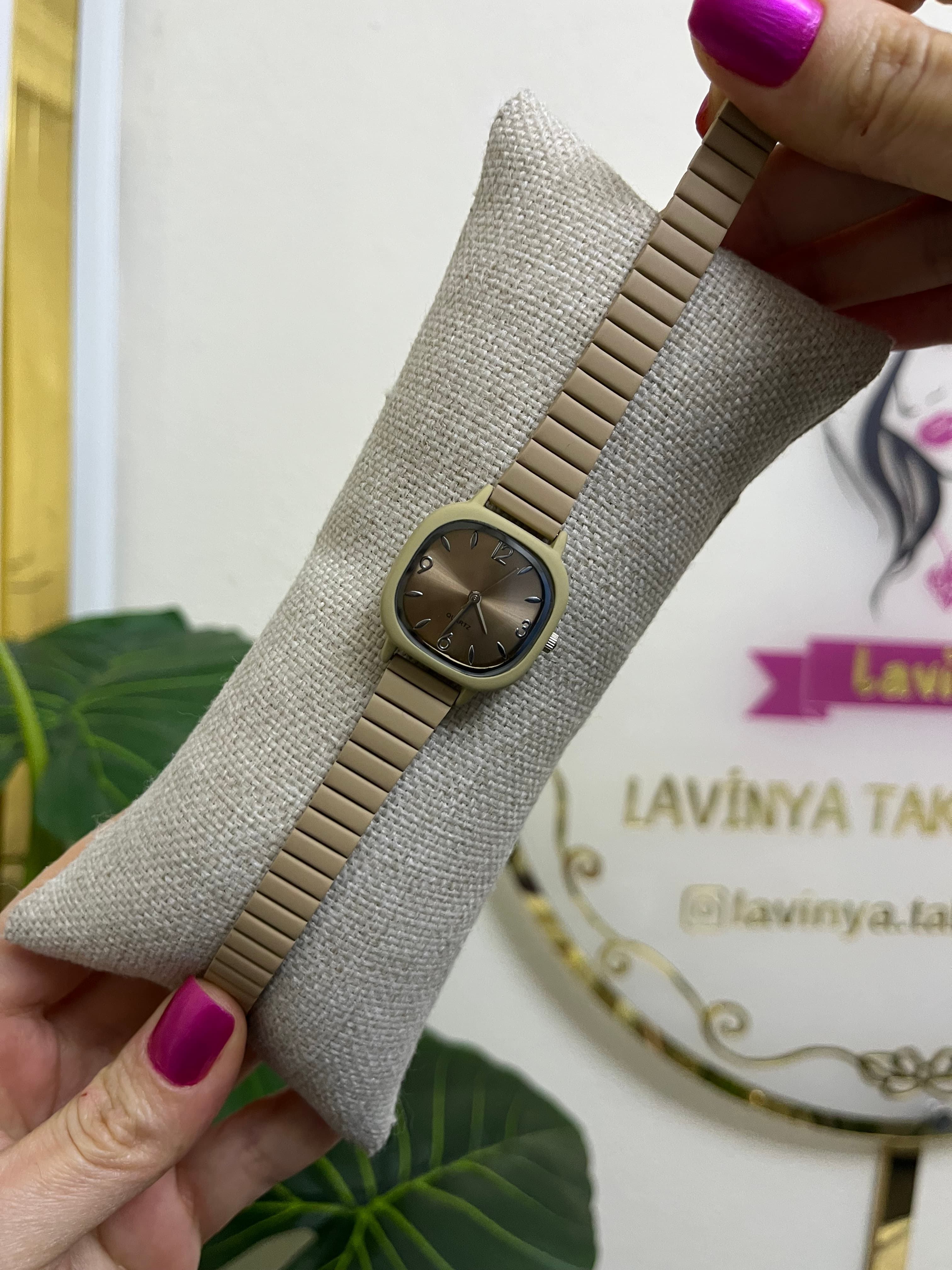 A kalite metal saat-LAVİNYA