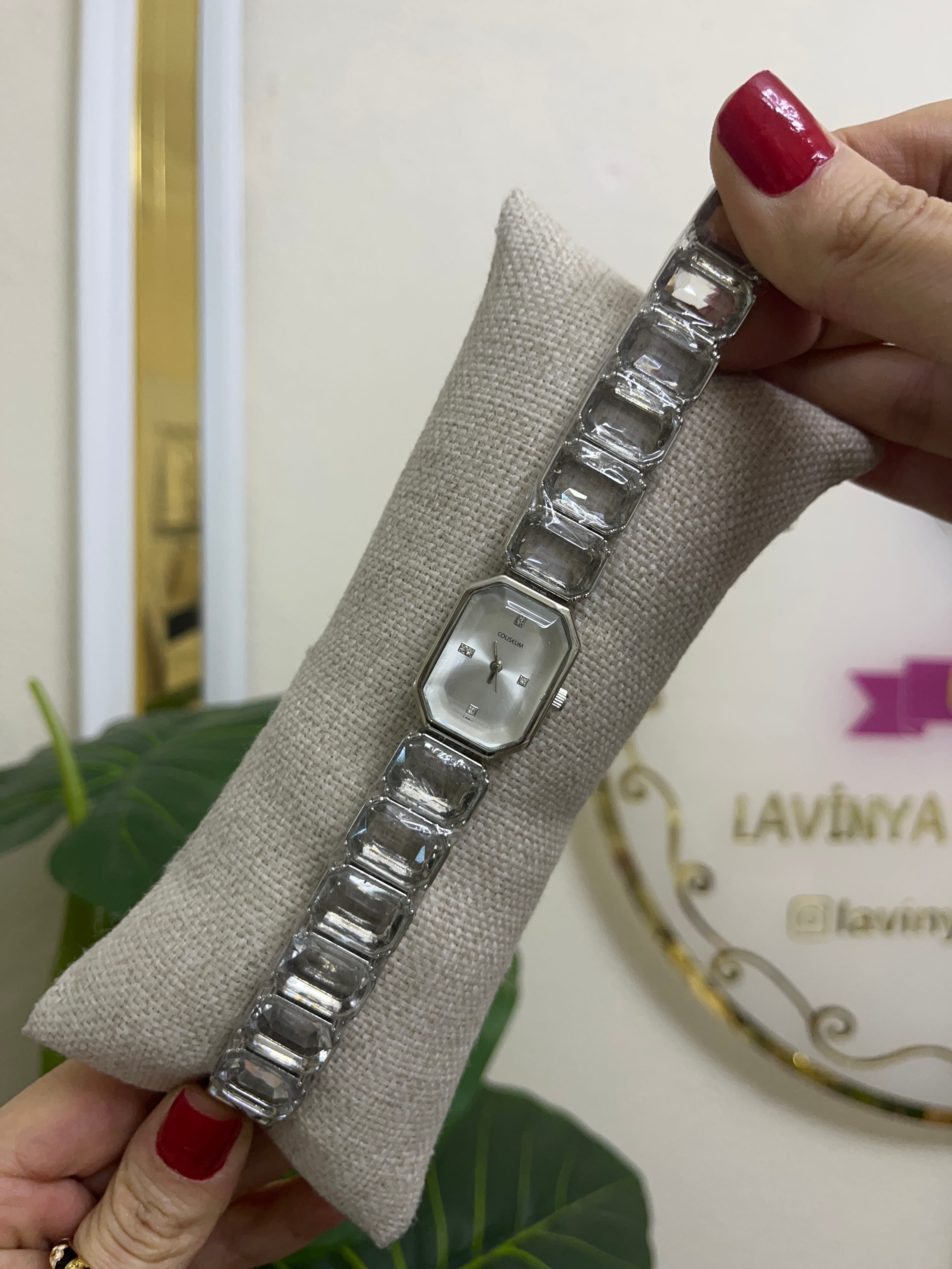 Taşlı saat-LAVİNYA