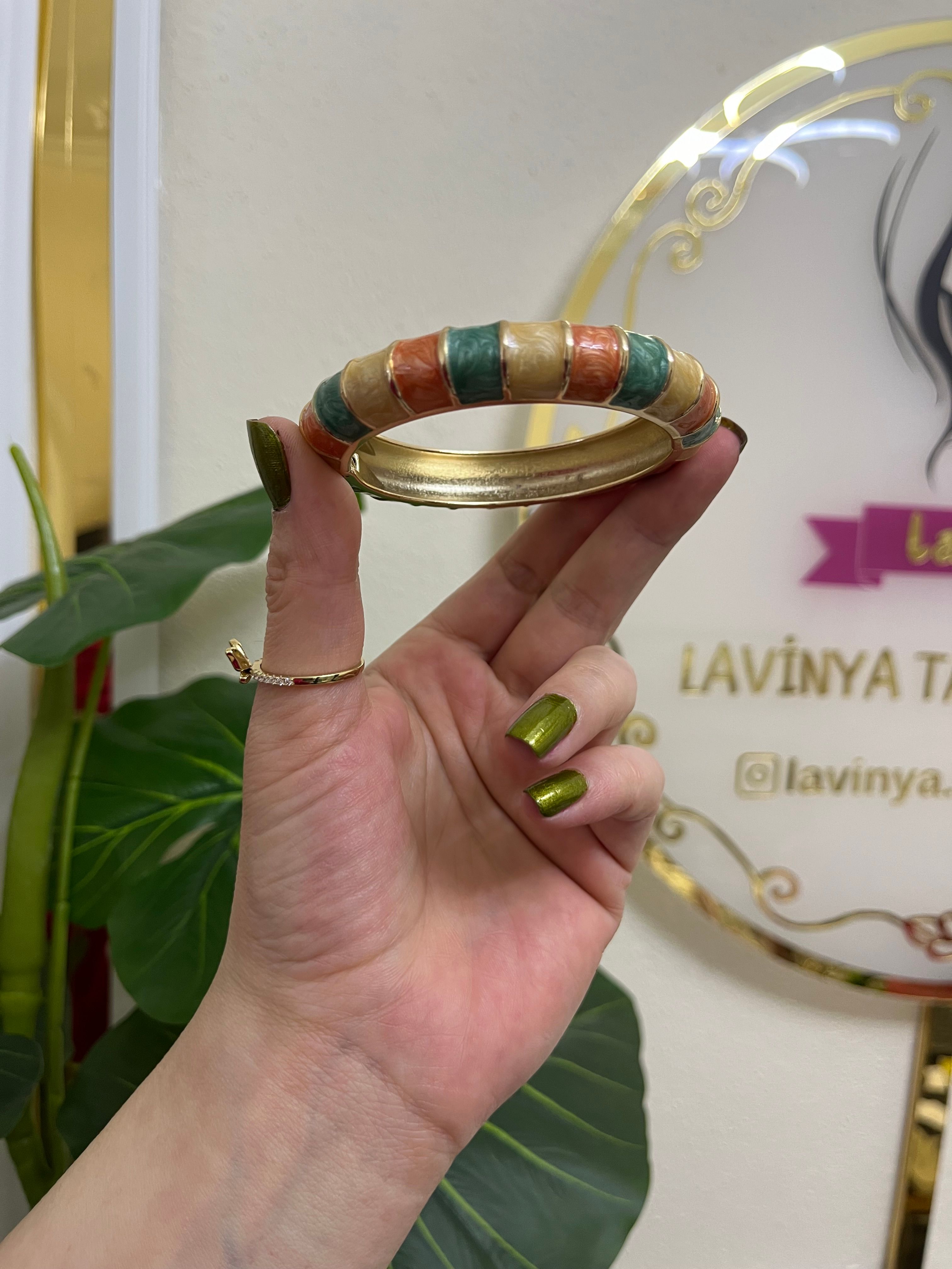 Renkli bilezik-LAVİNYA