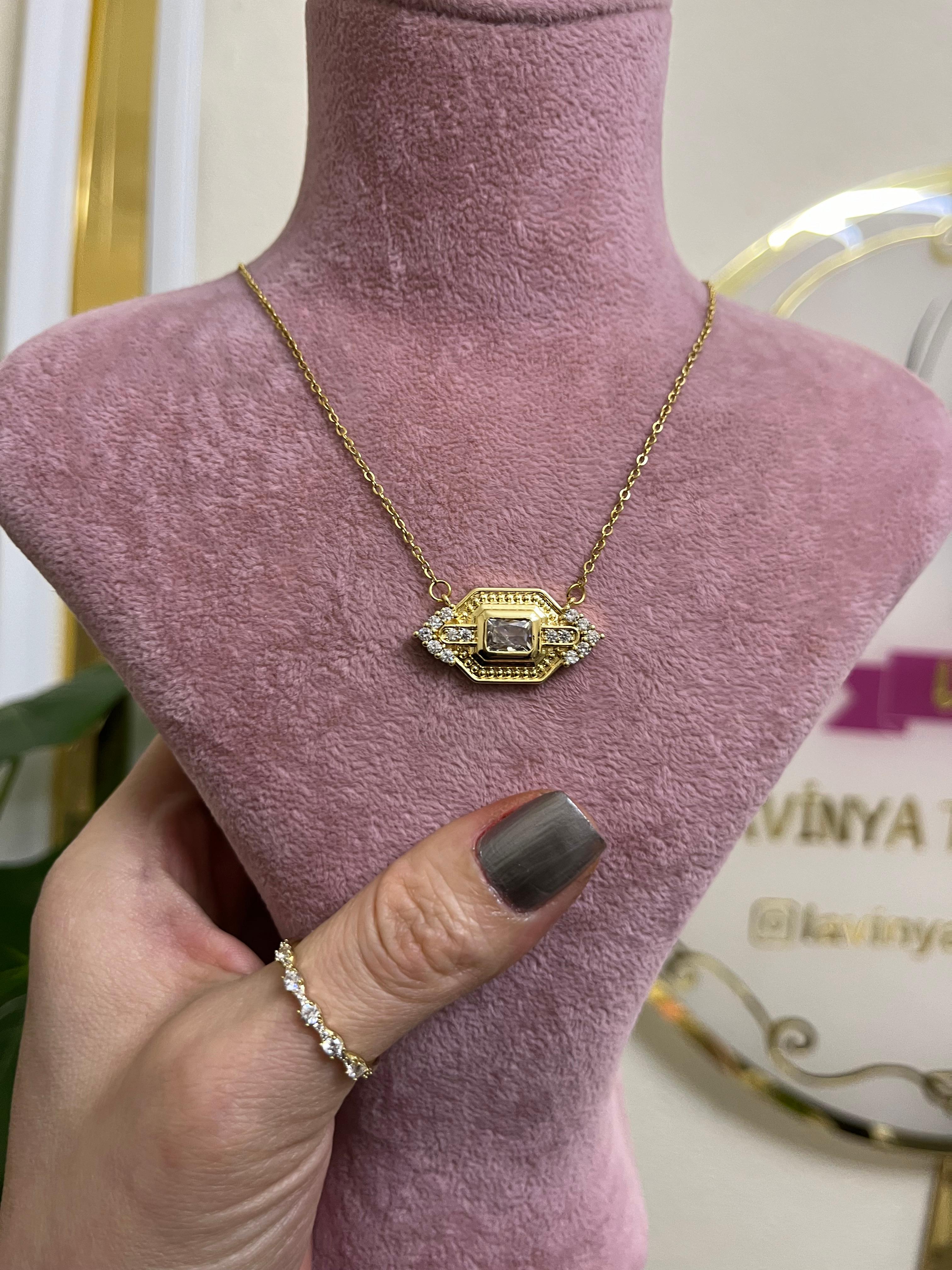 Taşlı çelik kolye-LAVİNYA