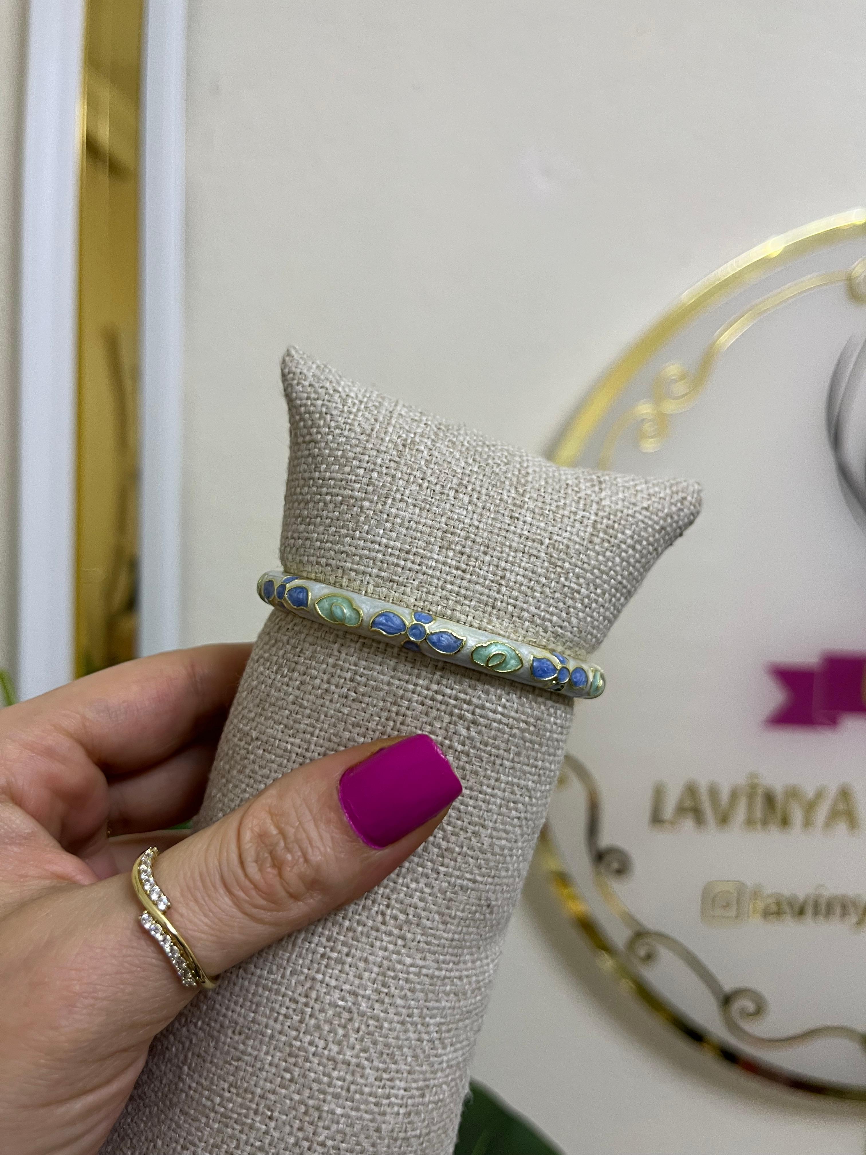 Mineli kelepçe-LAVİNYA