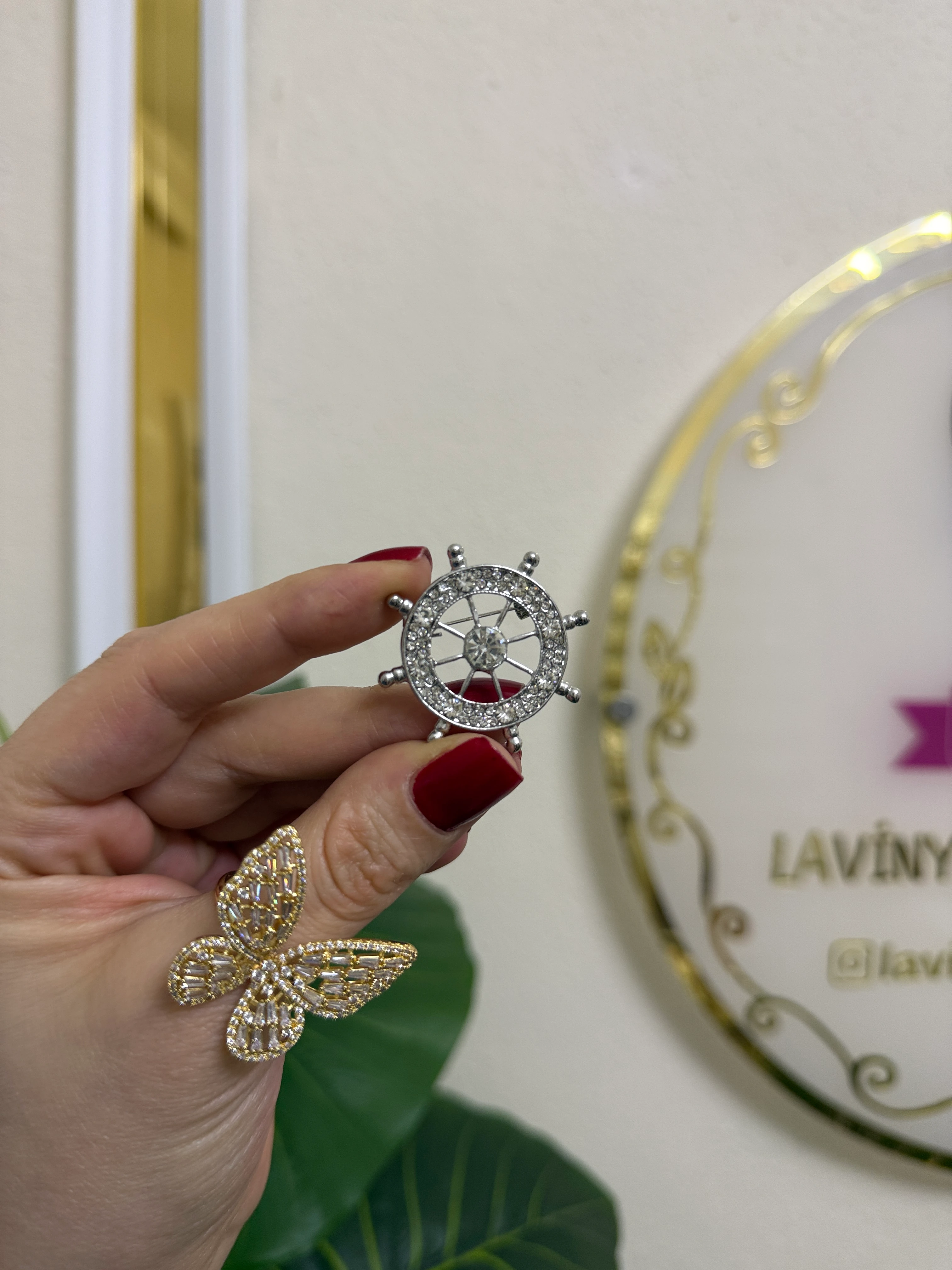 Premium broş-LAVİNYA