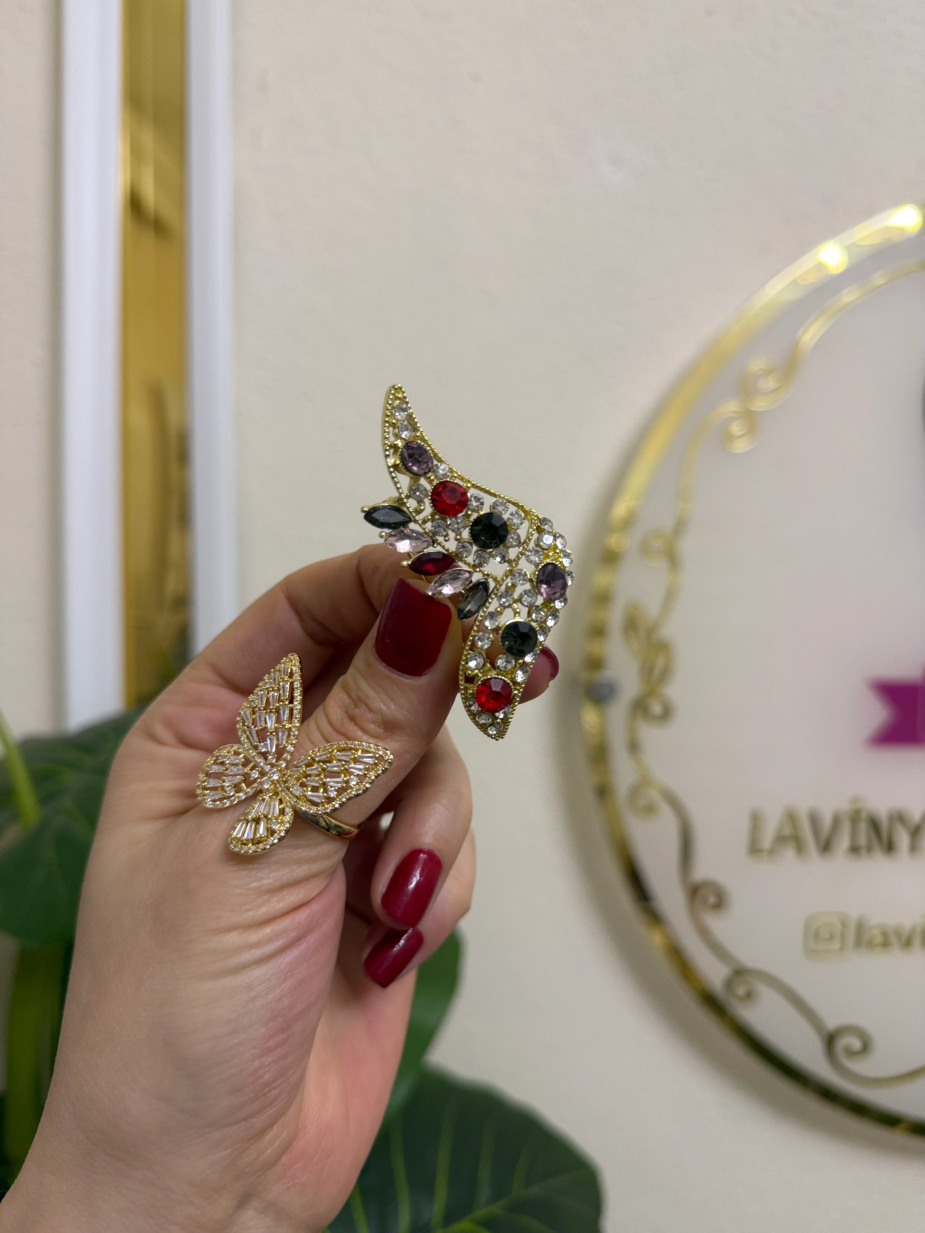 Premium broş-LAVİNYA