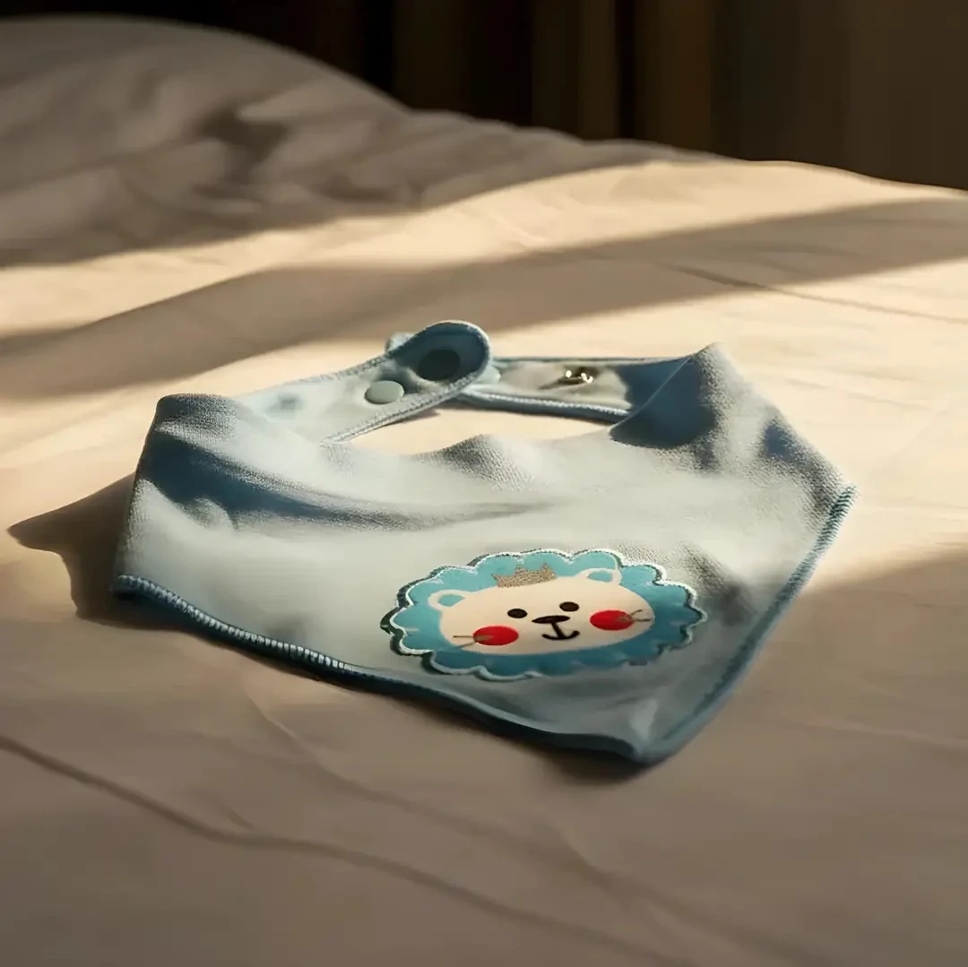 Su Geçirmez Bebek Mama Önlüğü