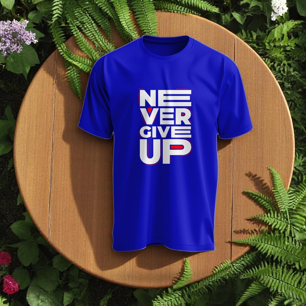 Never Give Up - Asla Pes Etme Tasarımlı Bisiklet Yaka Tişört - Lacivert