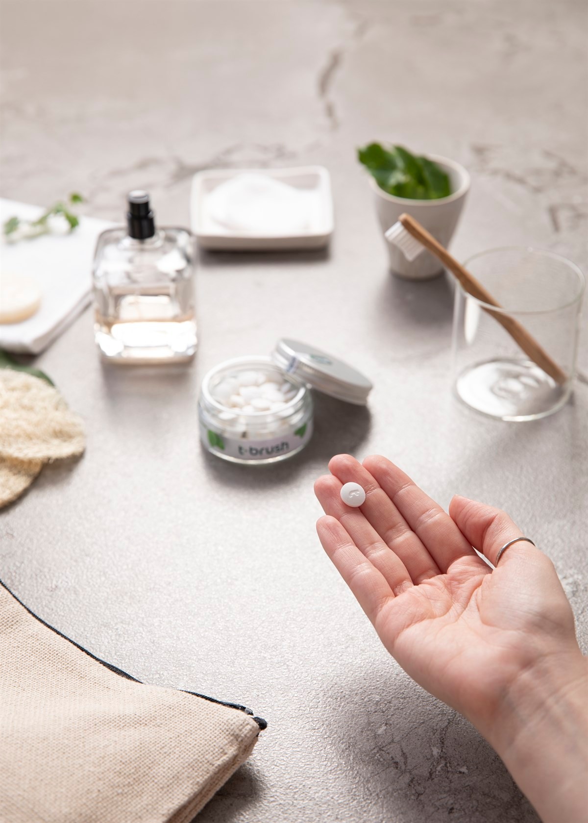 T-Brush - Nane Aromalı Diş Macunu Tableti-Florürsüz