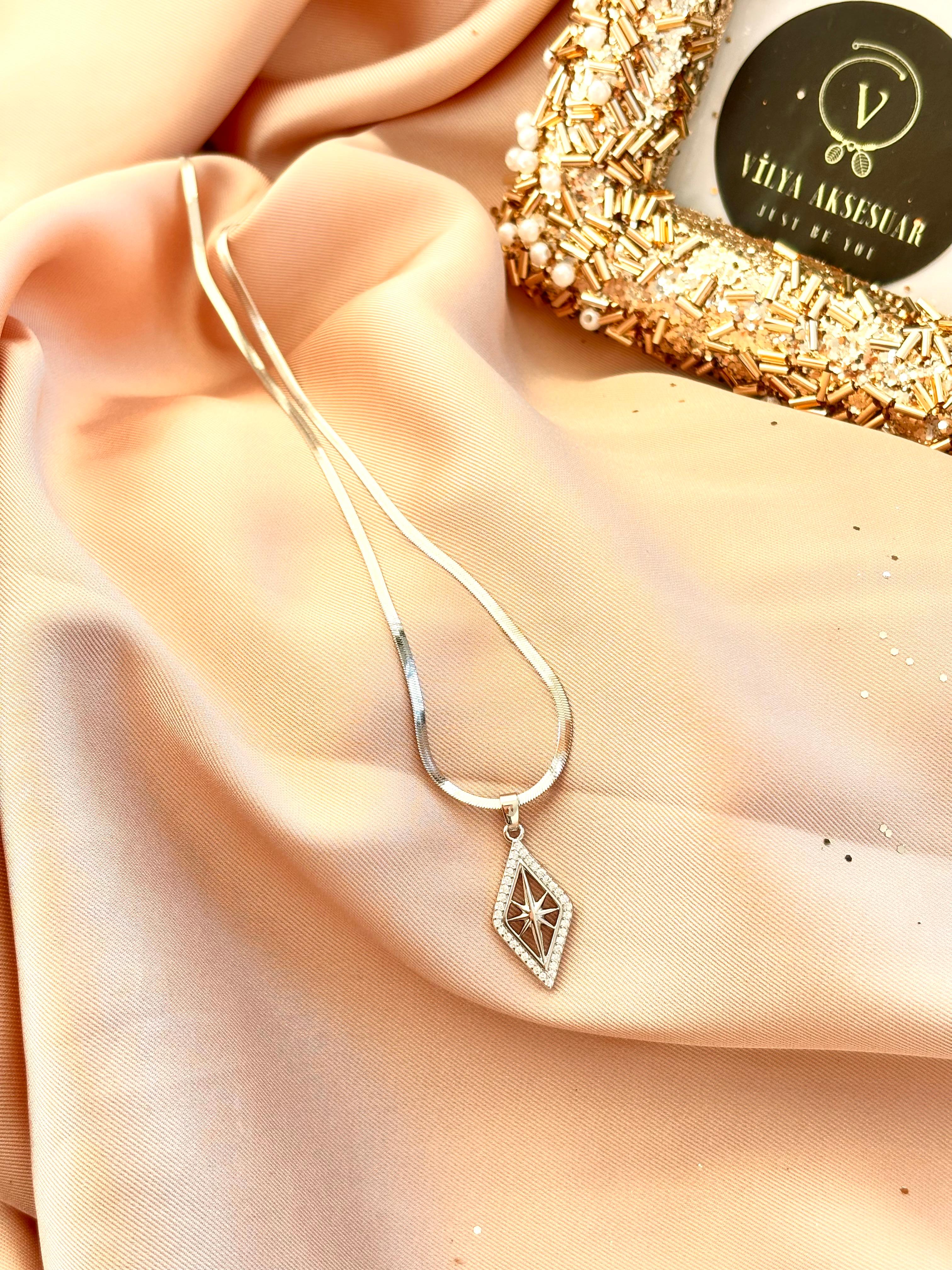 Baklava Gümüş Kolye