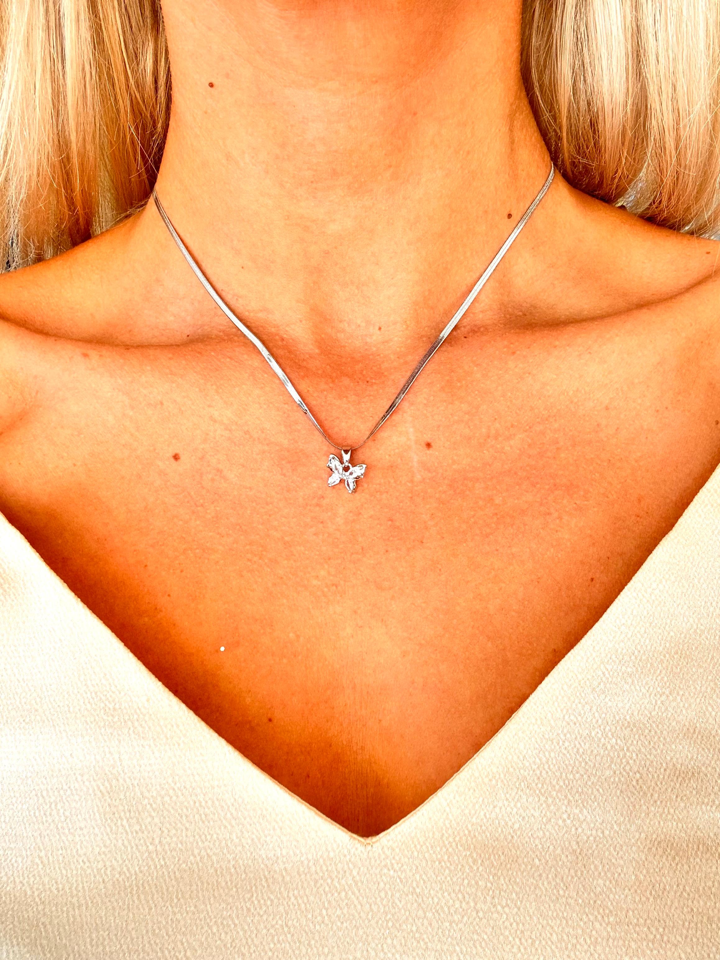Küçük Kelebek Gümüş Kolye