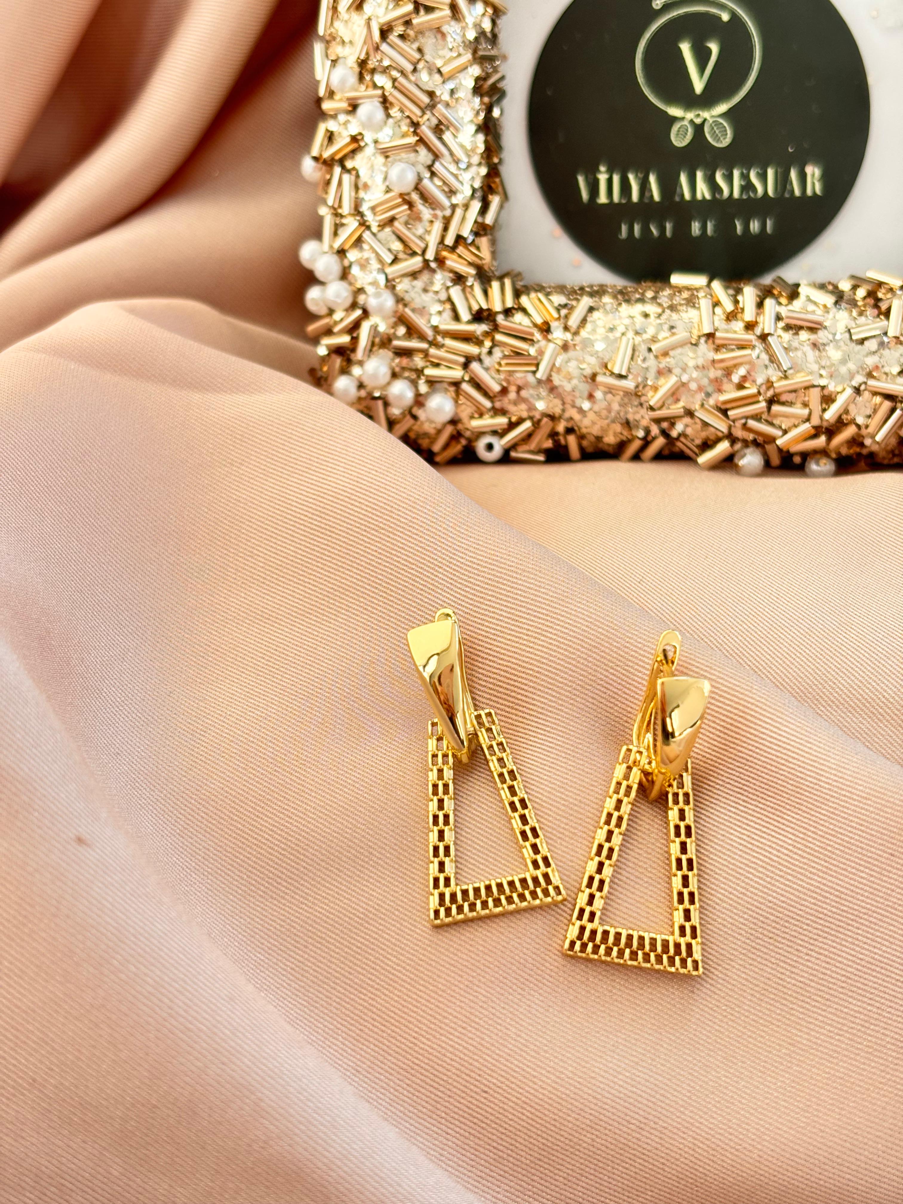 Sallantılı Hasır Küpe