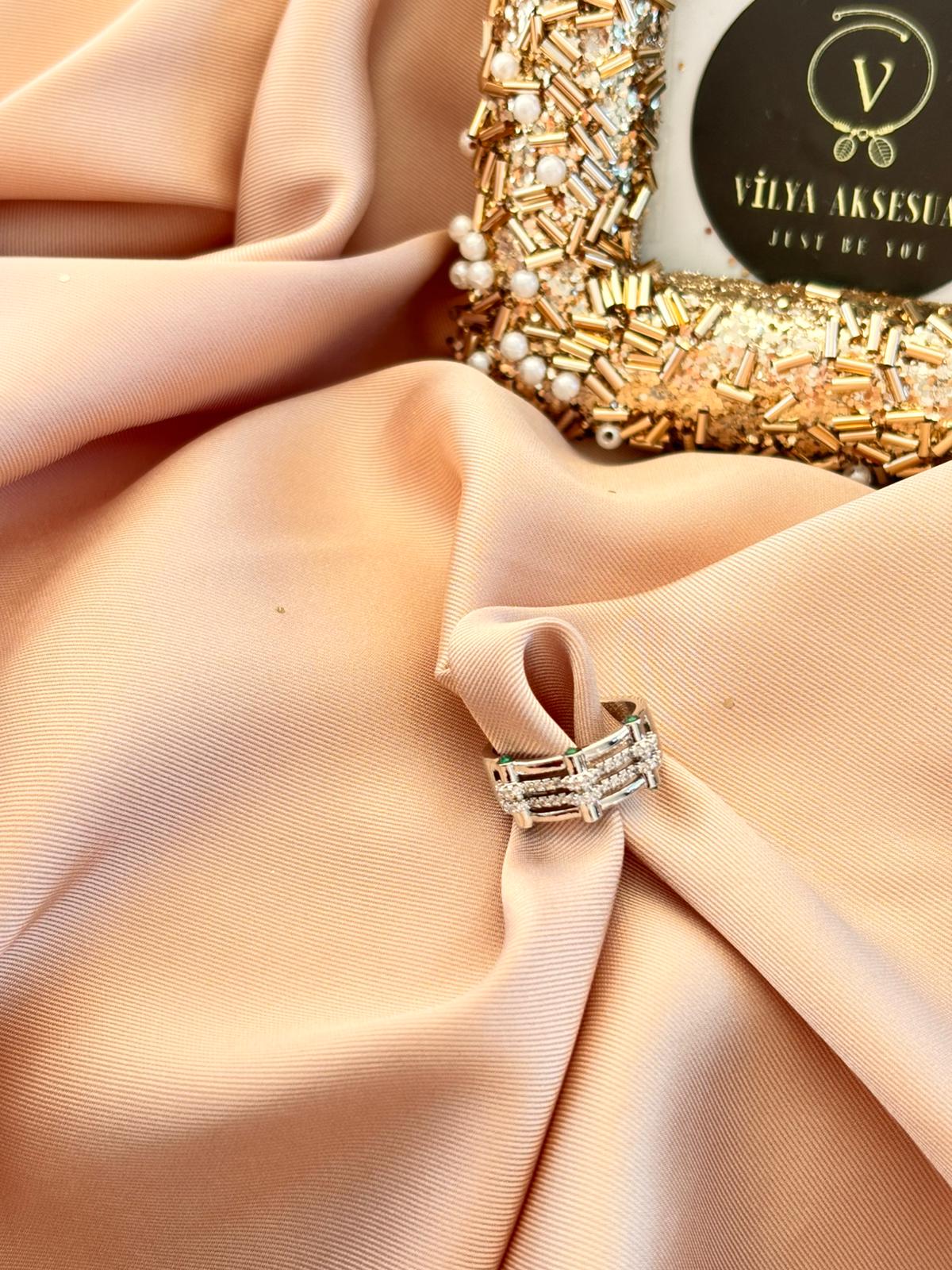 Yeşil Taş Baget Beyaz Yüzük