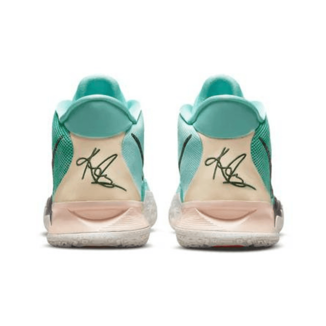  Kyrie 7