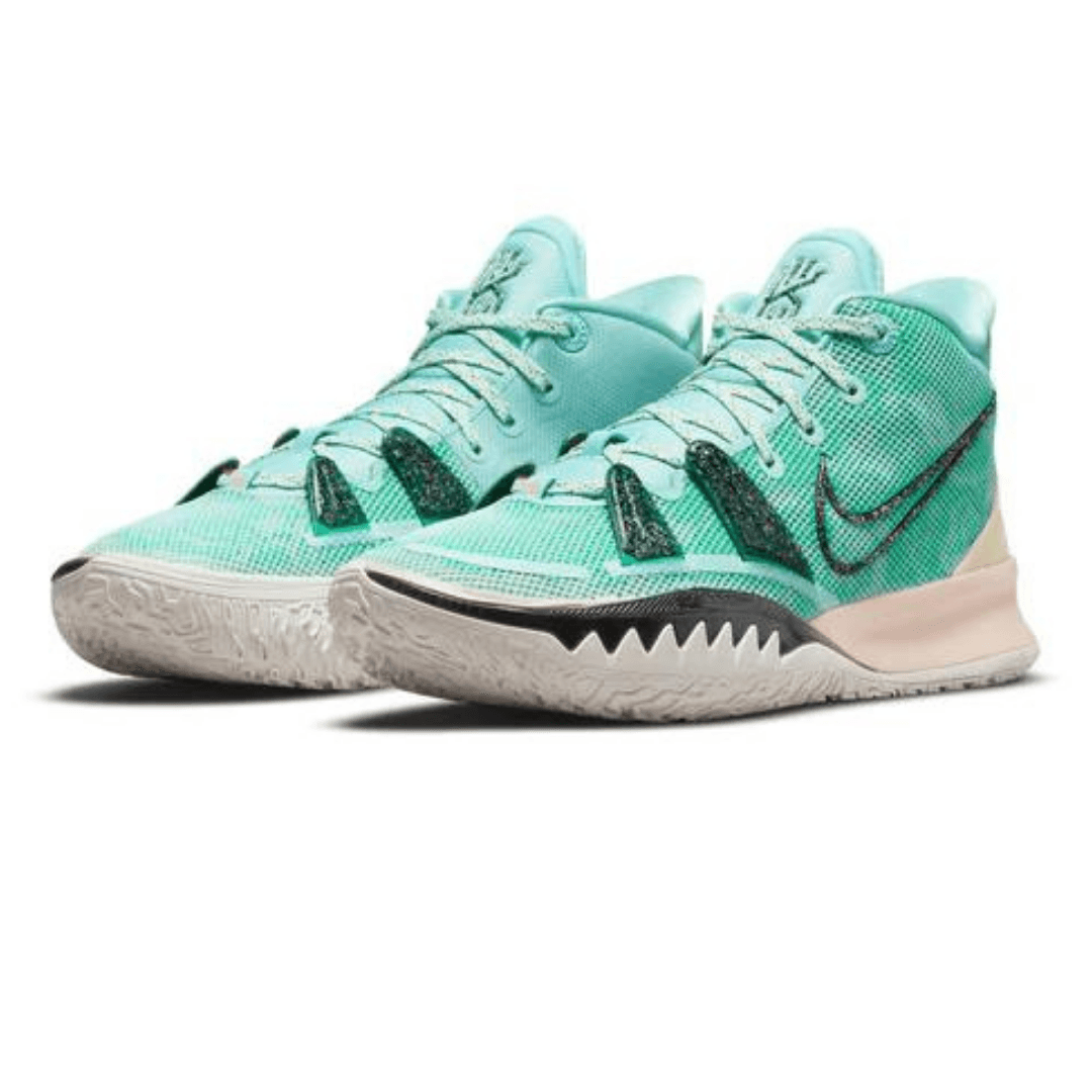  Kyrie 7