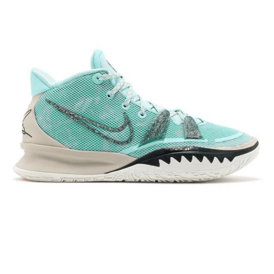  Kyrie 7