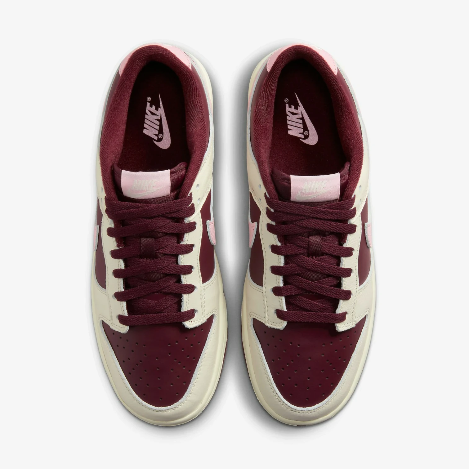  Dunk Low “Valentine's Day”