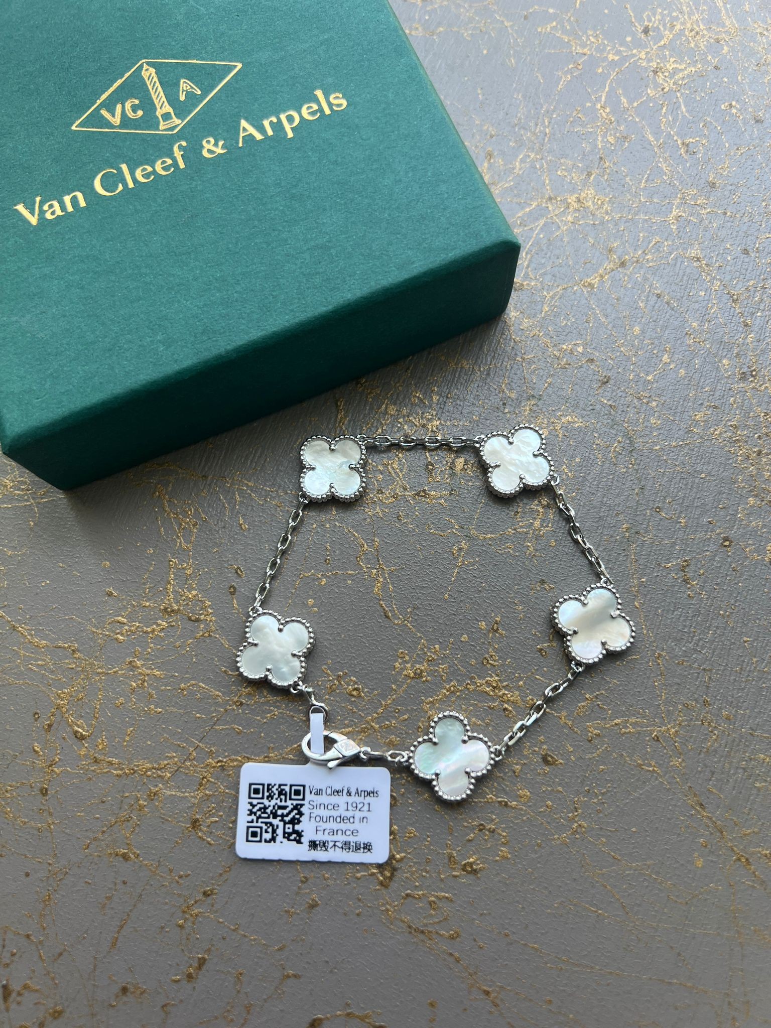 Van Cleef & Arpels All Silver White