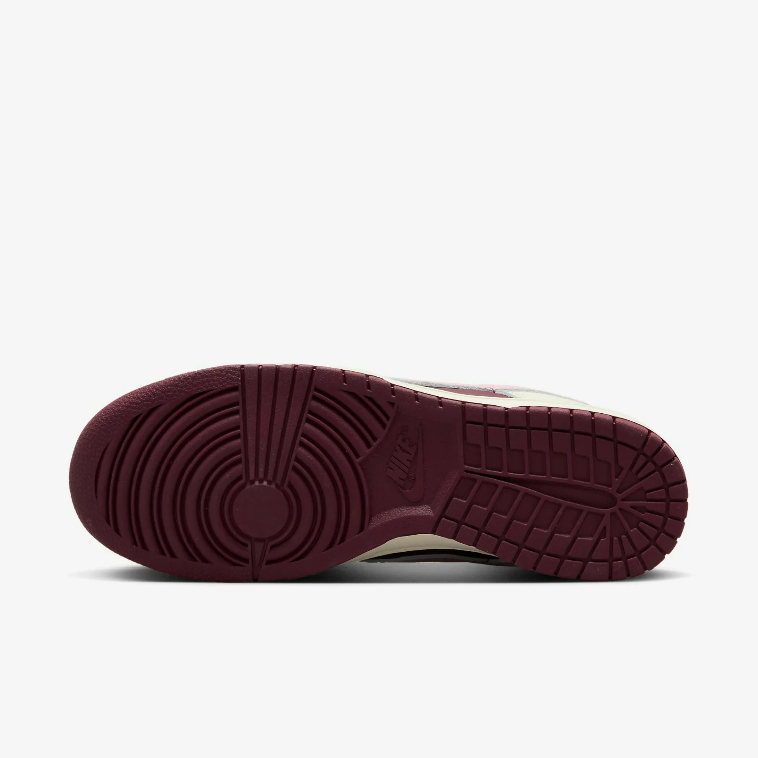  Dunk Low “Valentine's Day”