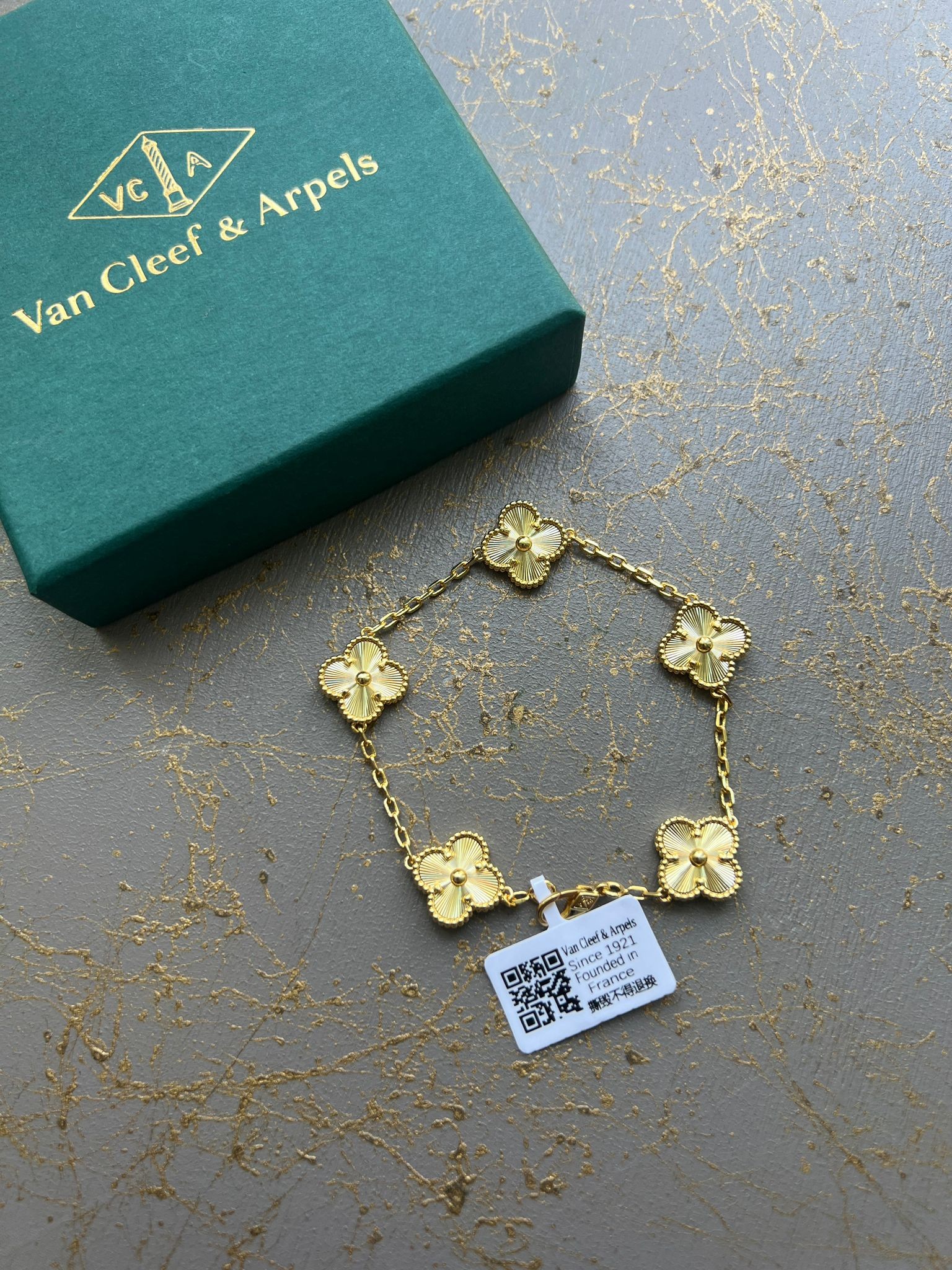 Van Cleef & Arpels All Gold Bileklik