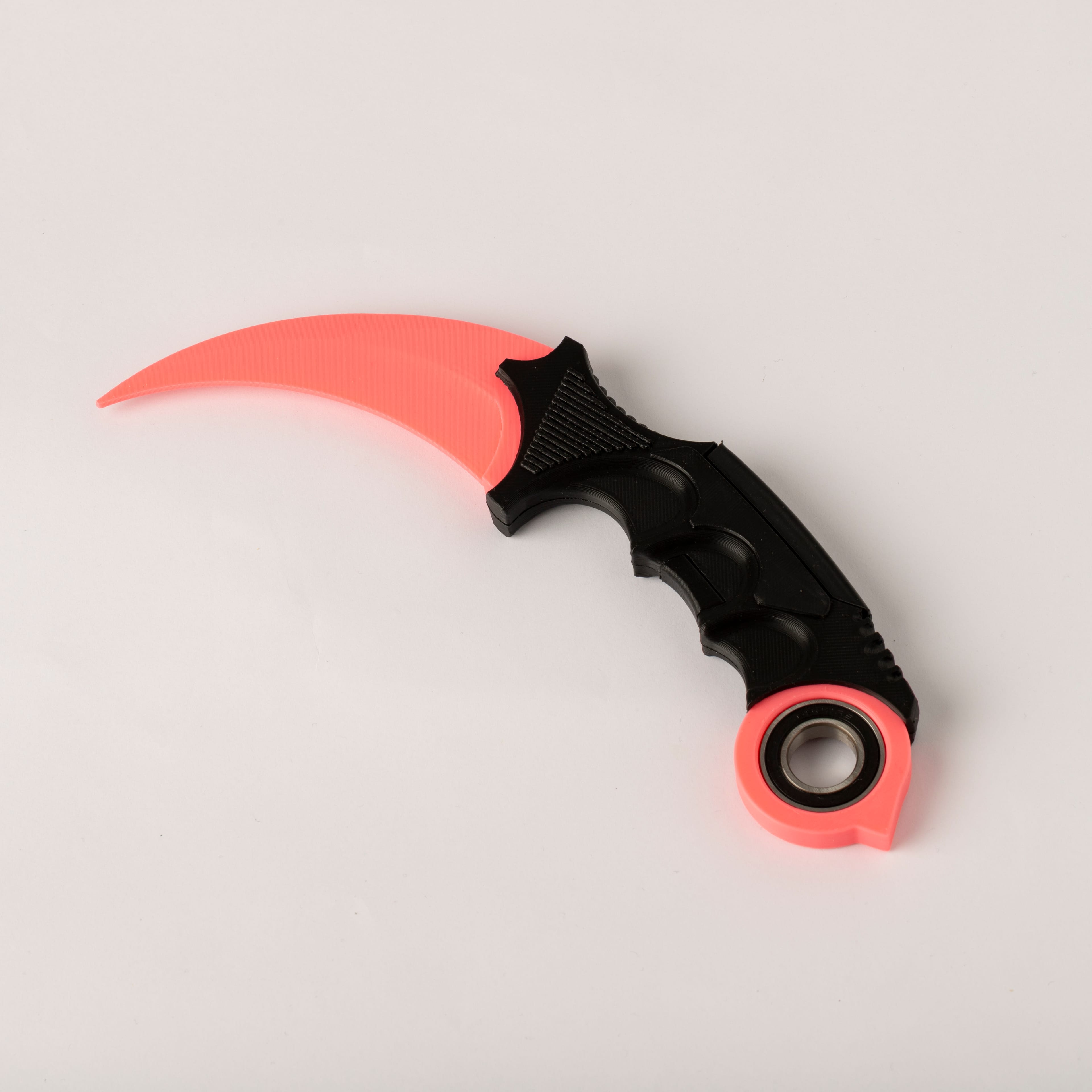 Pembe Karambit