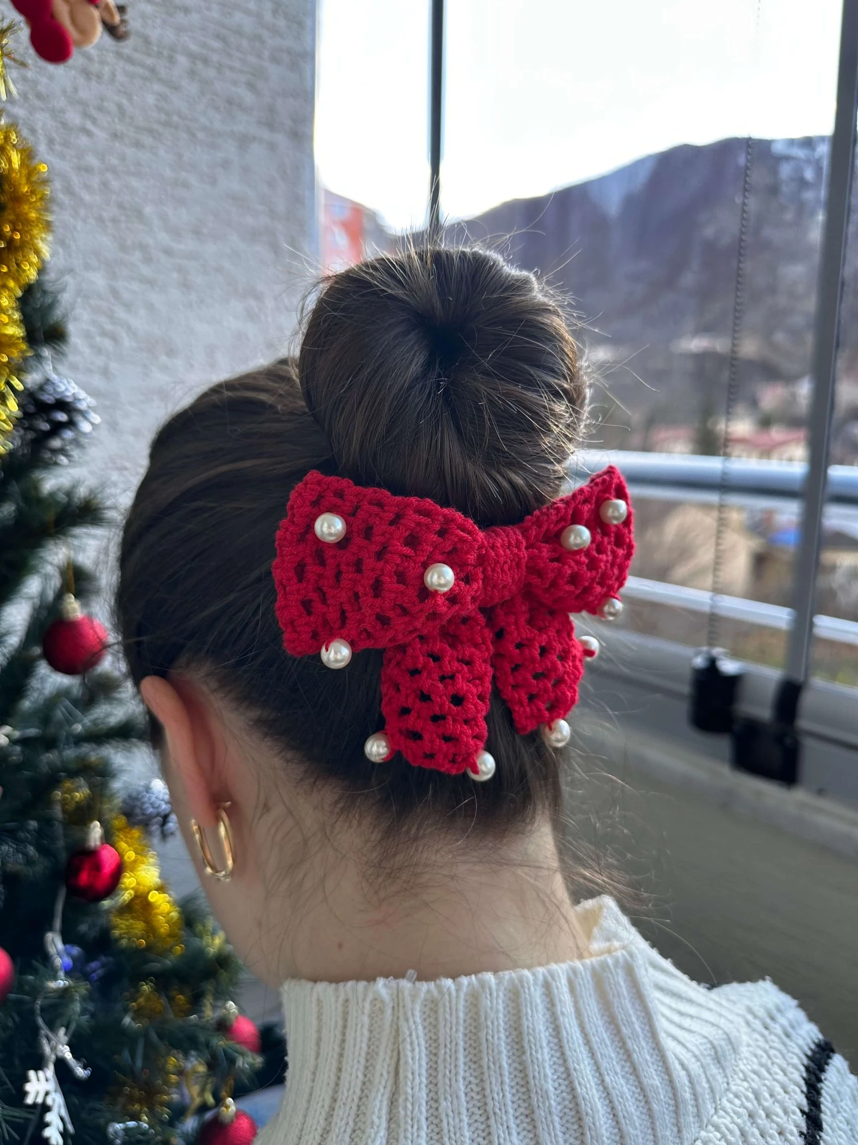 El Örmesi İnci Detaylı Örgü Fiyonk Toka