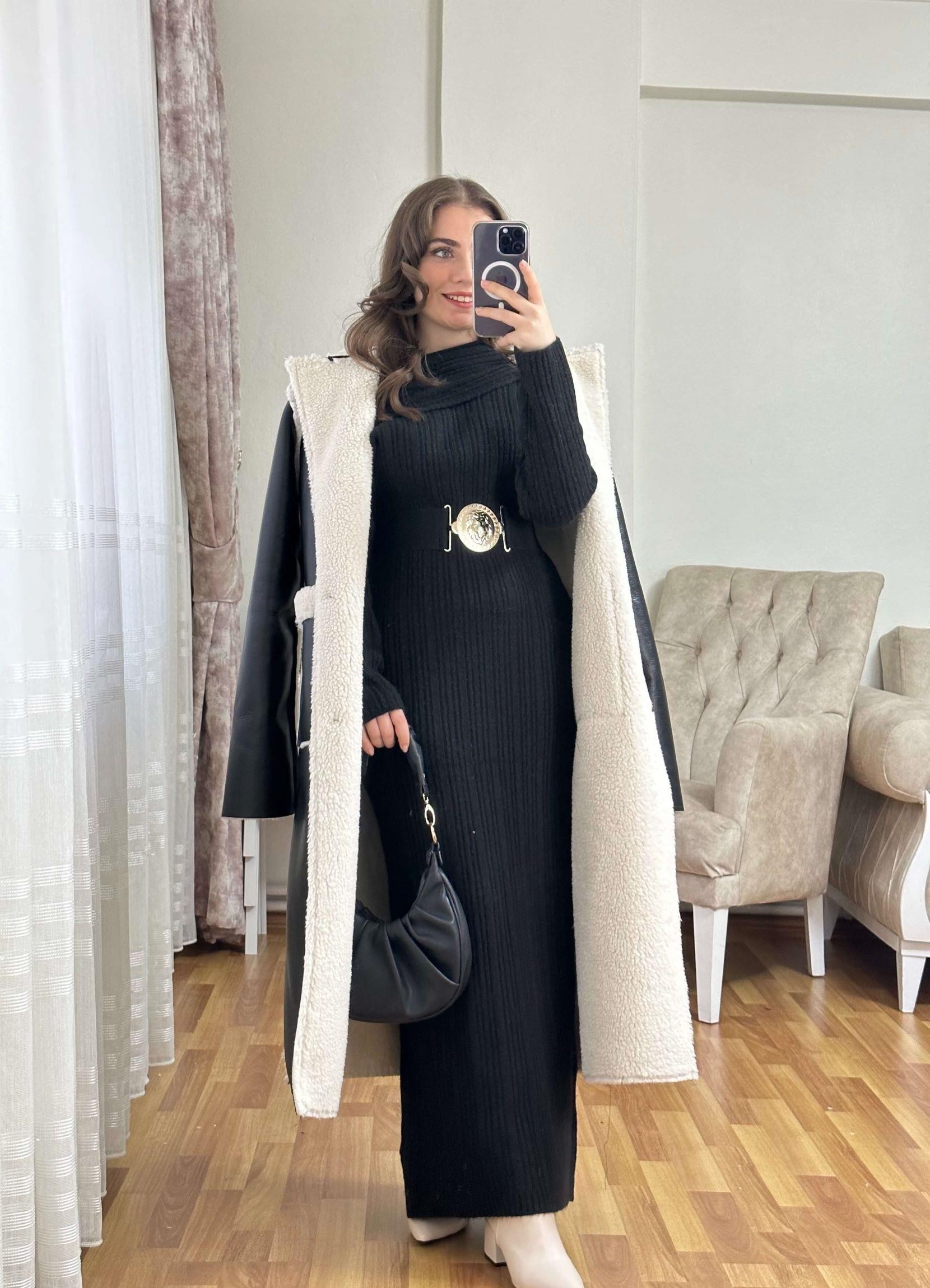 Kaesta Madonna Yaka Maxi Boy Triko Elbise- SİYAH