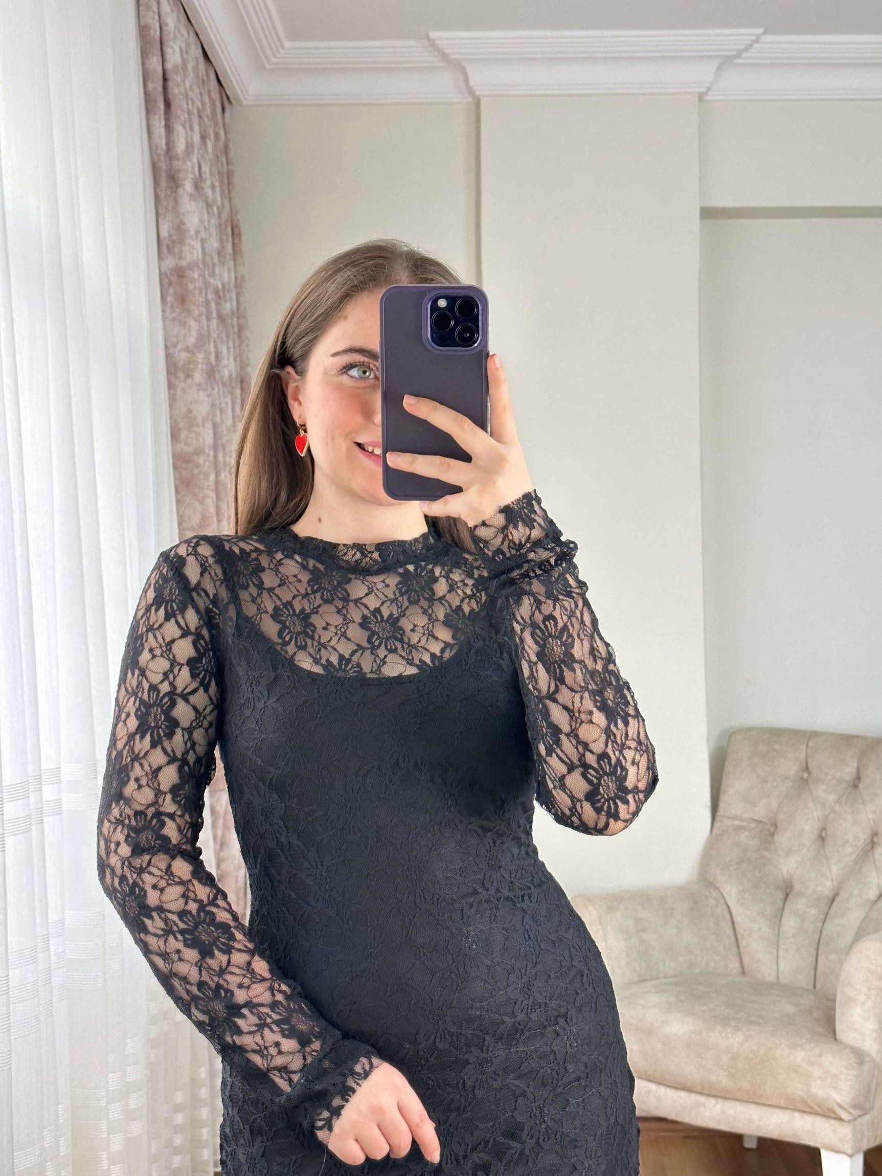 Kaesta Astarlı Dantel Elbise
