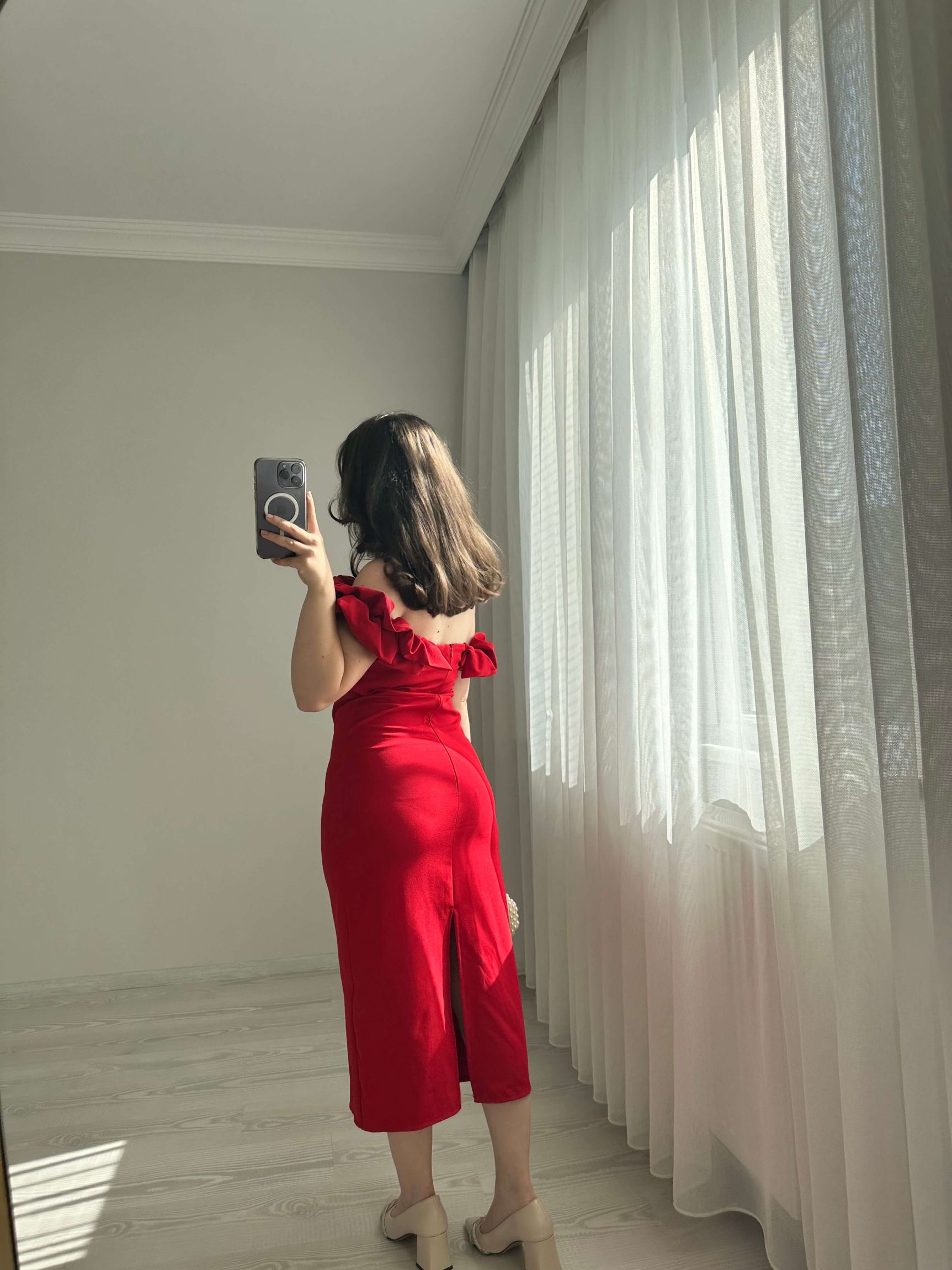 Üstü Fırfırlı Kalem Elbise