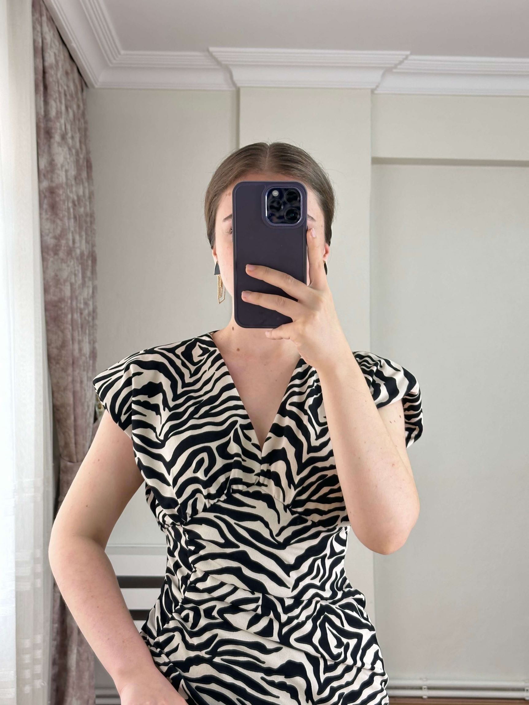 Desenli Vatkalı Zebra Elbise