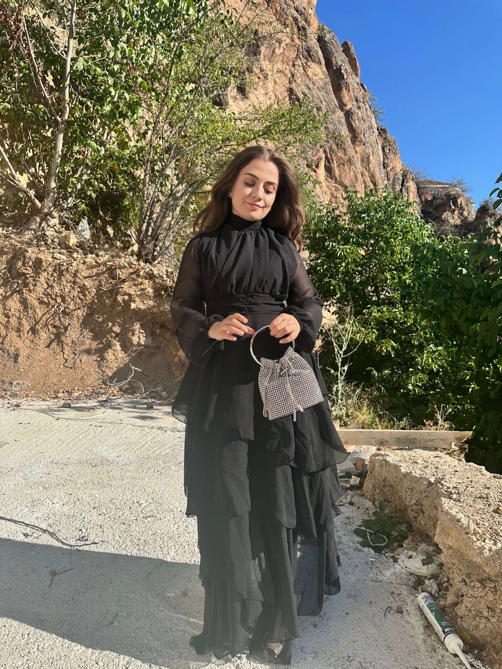 Eteği Kat Kat Şifon Elbise - Siyah