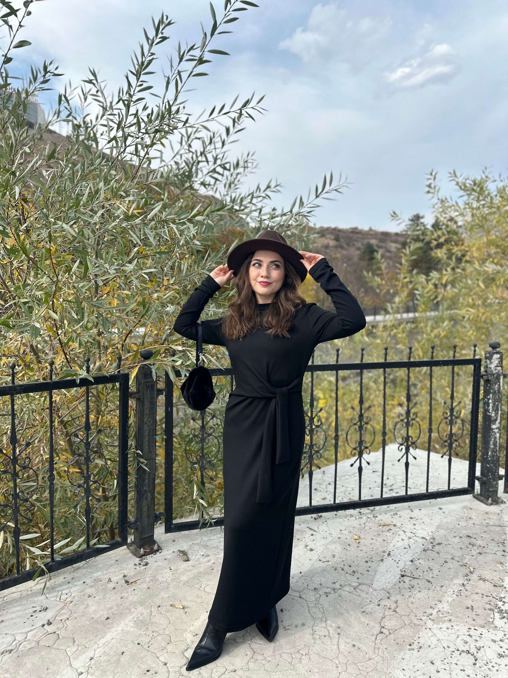 OYS Etiketli Bağlama Detaylı Elbise - Siyah