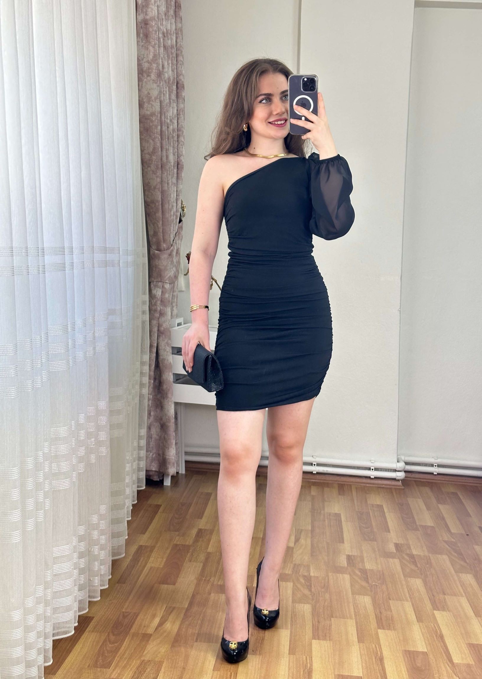 Siyah Tek Omuz Drapeli Elbise