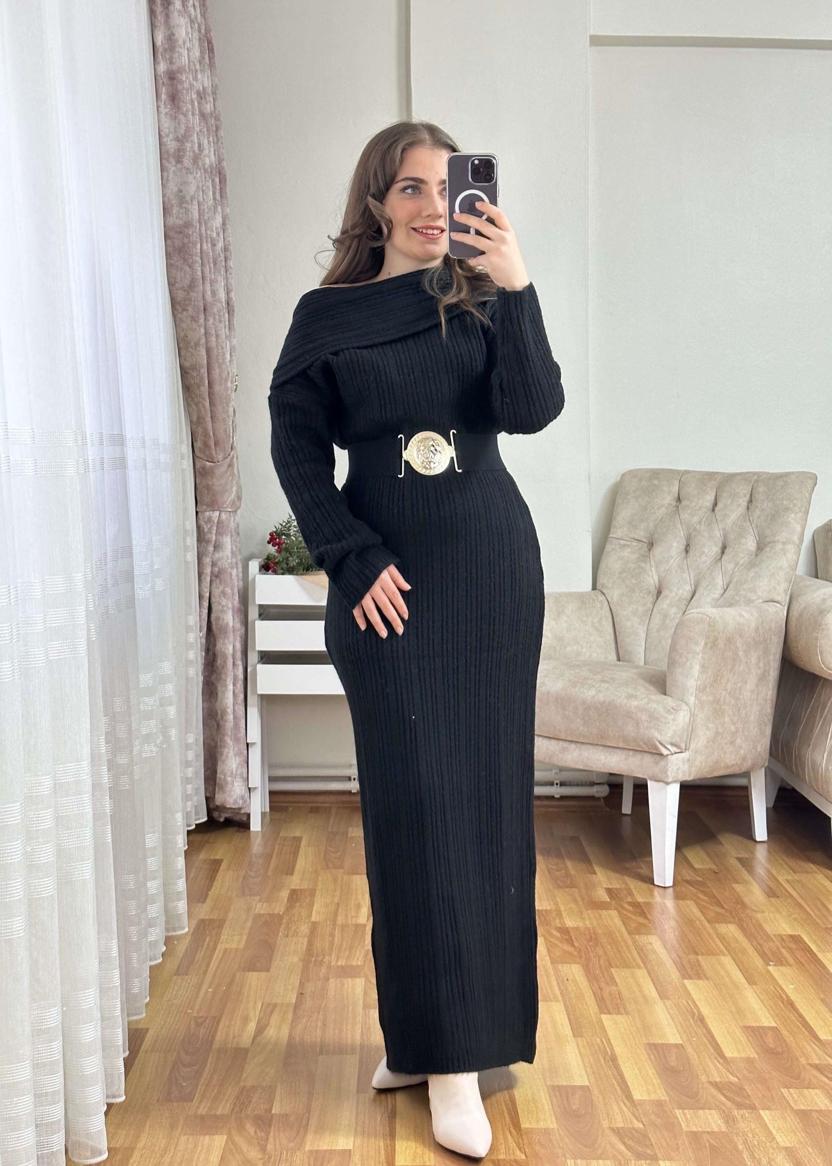 Kaesta Madonna Yaka Maxi Boy Triko Elbise- SİYAH