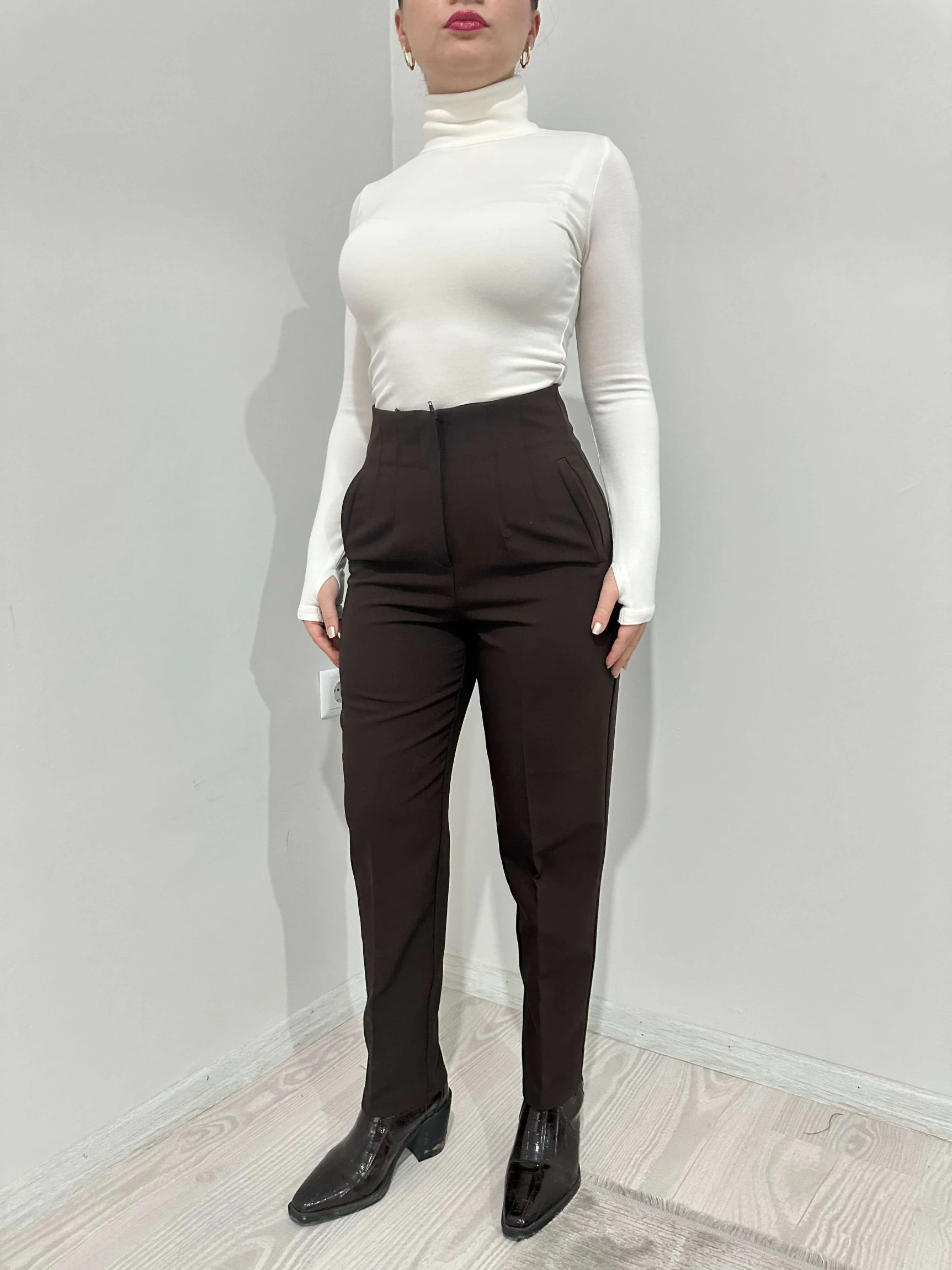 ZRA Etiketli Havuç Model Kumaş Pantolon