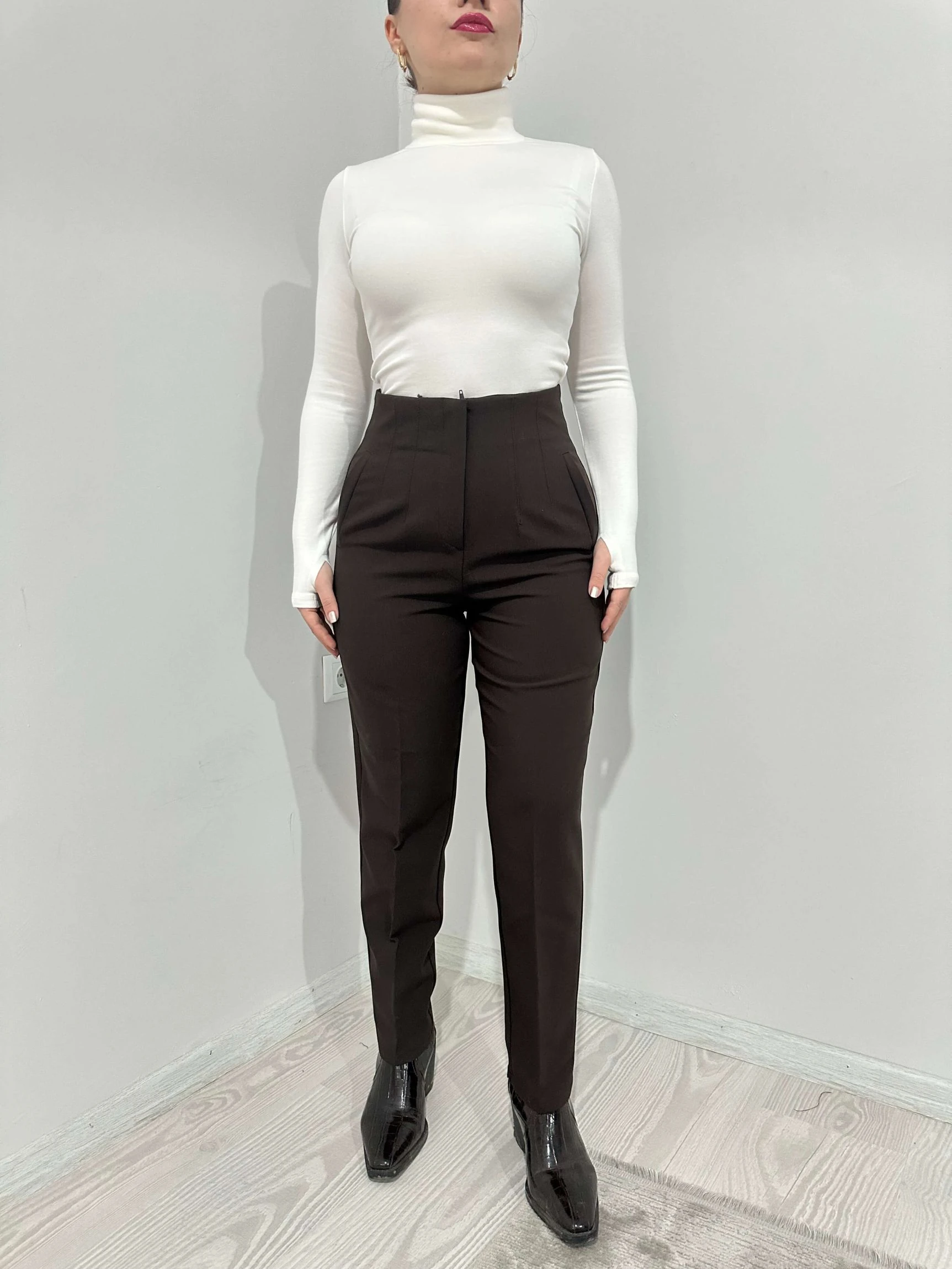 ZRA Etiketli Havuç Model Kumaş Pantolon