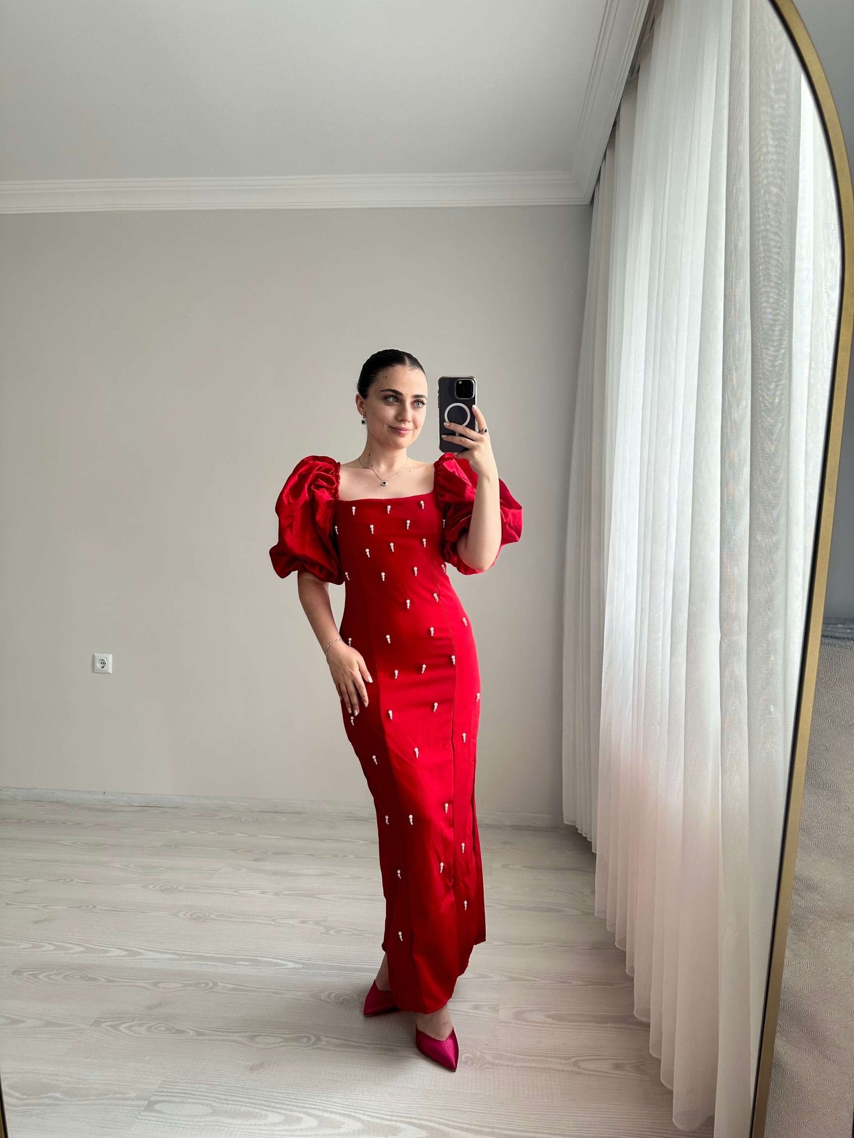 Saten Kollu Boncuk Detaylı Elbise - Kırmızı