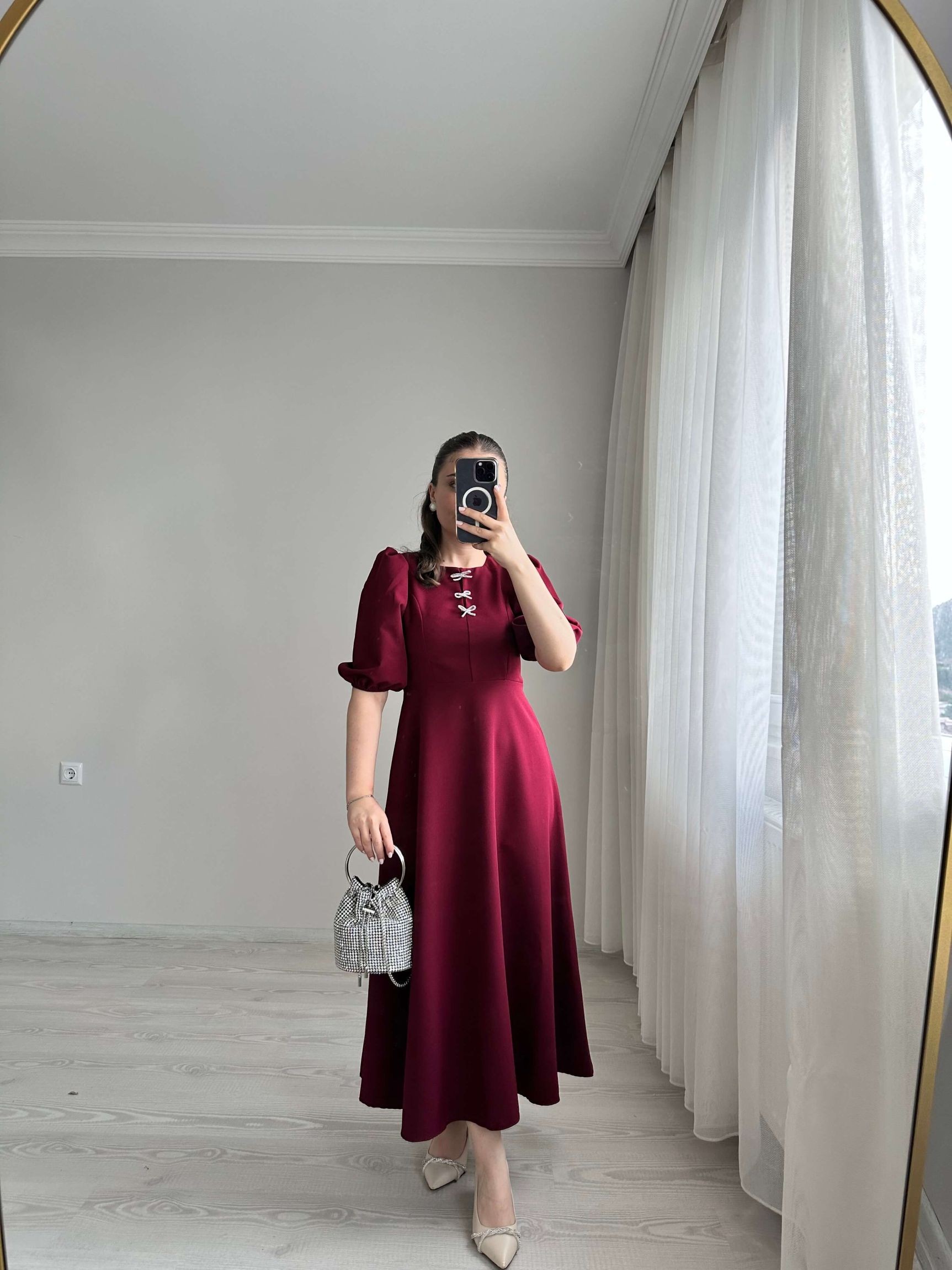 Fiyonk Broş Detaylı Elbise - Bordo