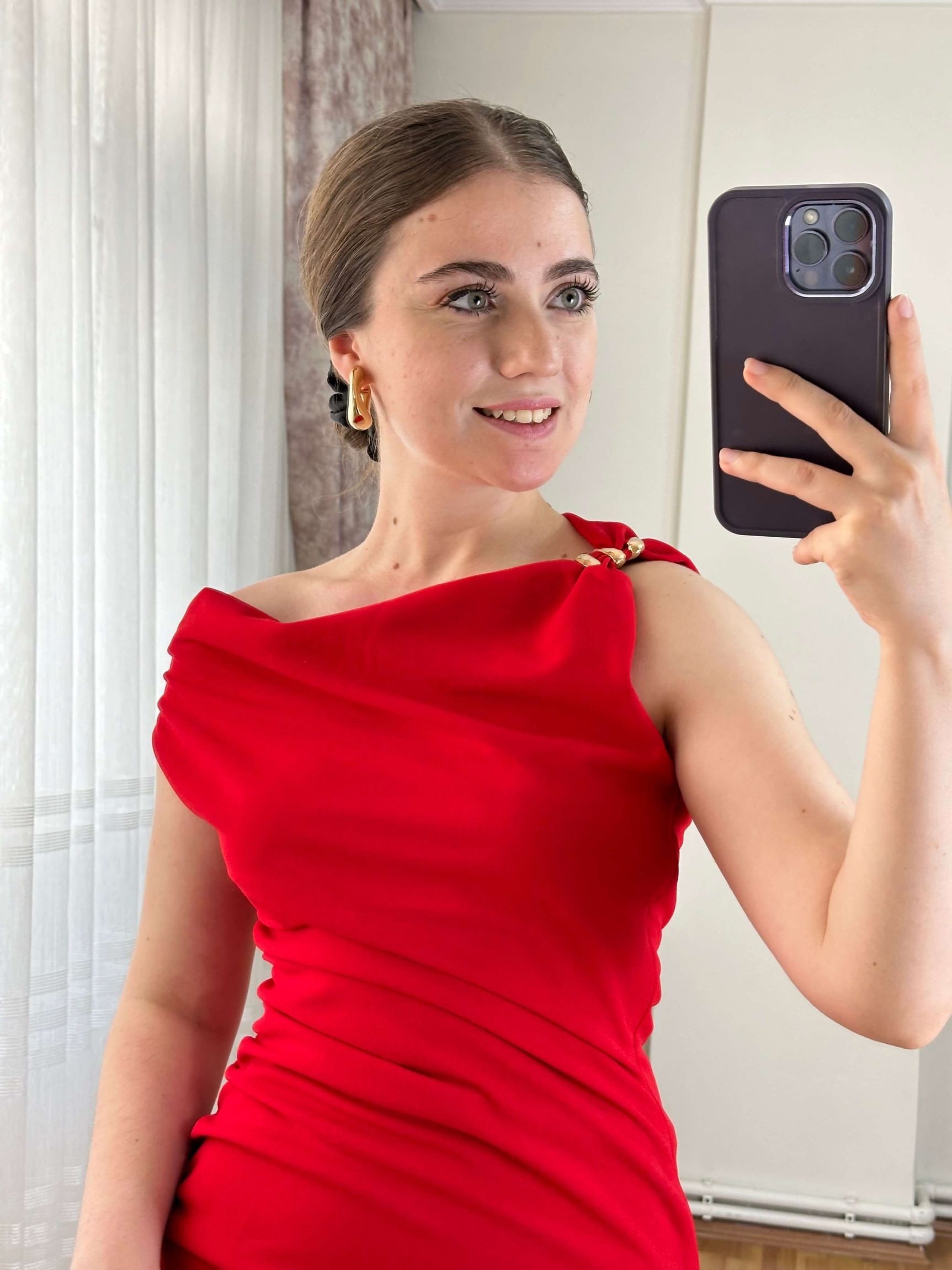 Omuz Gold Detaylı Elbise