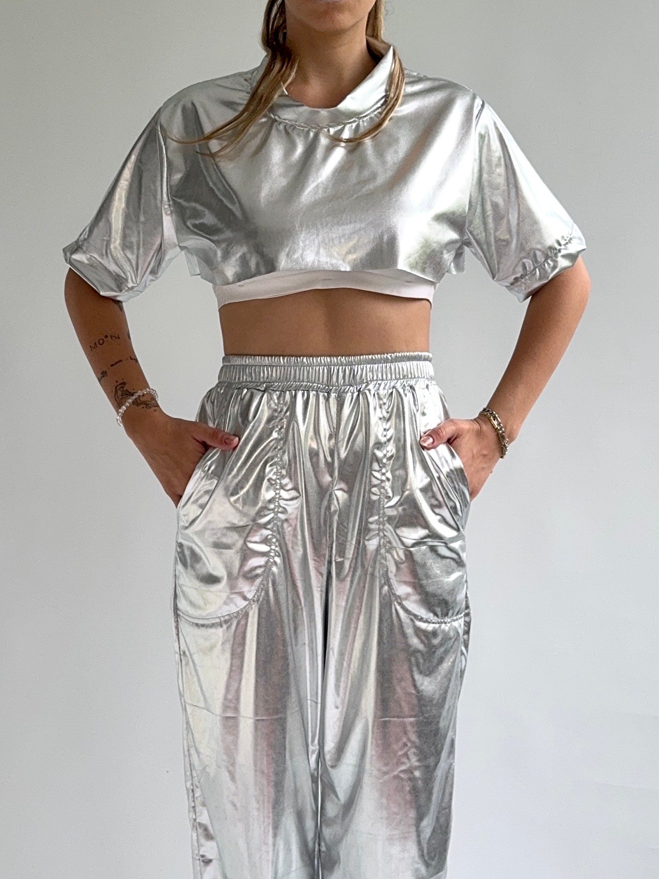 Meteor Parıltısı Gümüş Silver Crop Top T-shirt