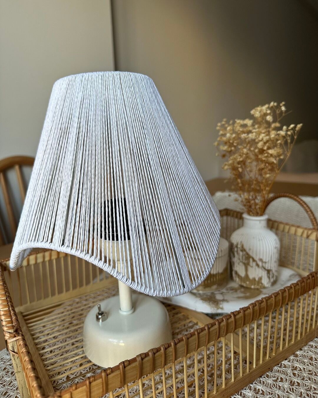 WAVY MODELİ - RETRO TARZDA PİLLİ MASA LAMBASI | METAL GÖVDE | LED GÜN IŞIĞI AYDINLATMA