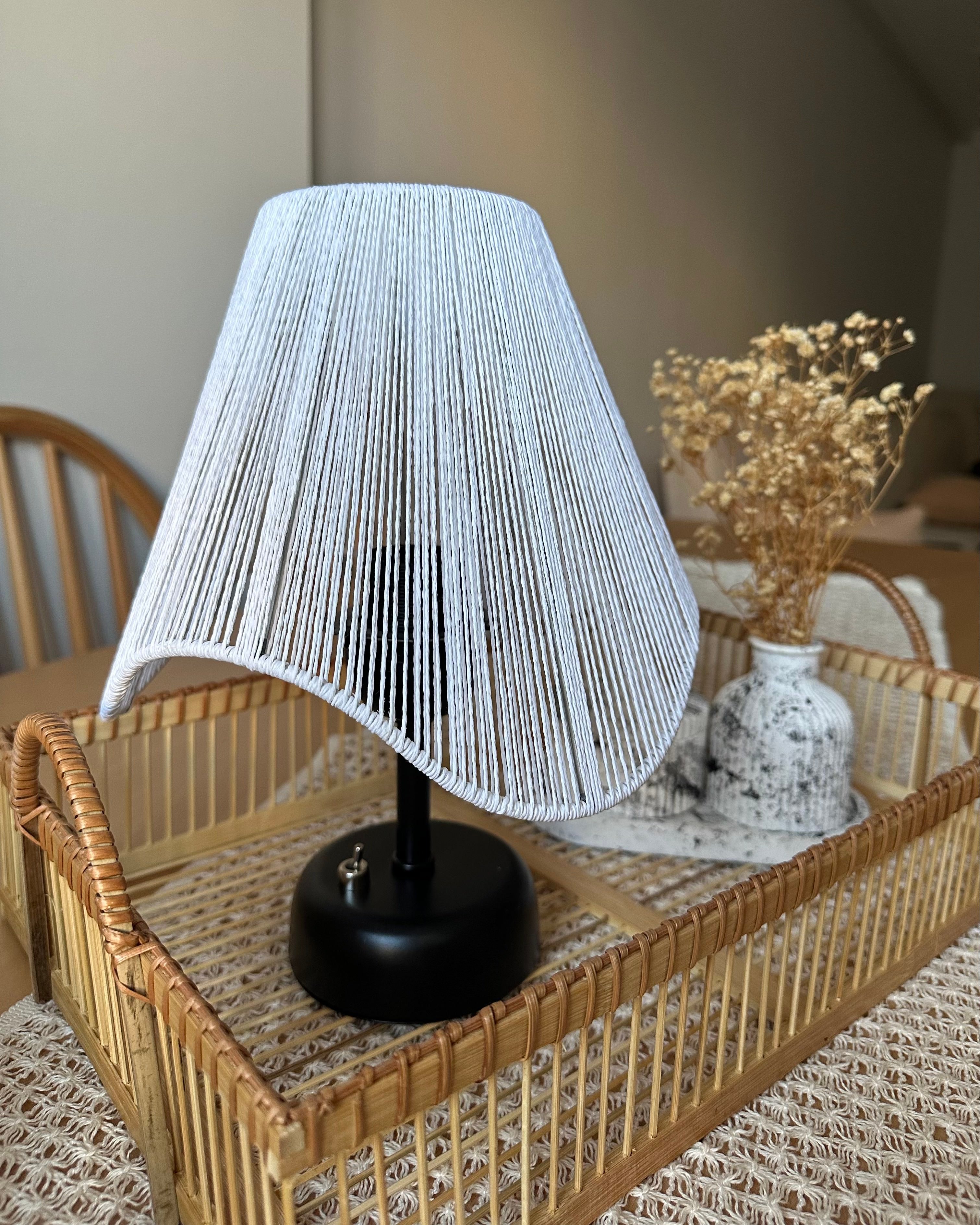 WAVY MODELİ - RETRO TARZDA PİLLİ MASA LAMBASI | METAL GÖVDE | LED GÜN IŞIĞI AYDINLATMA