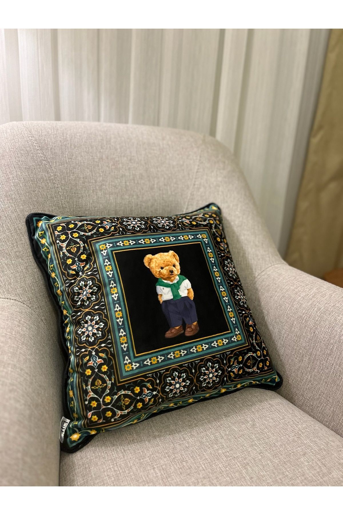 Teddy Ayıcık Tasarımlı Dijital Baskılı Kırlent Kılıfı 45x45cm cover pic