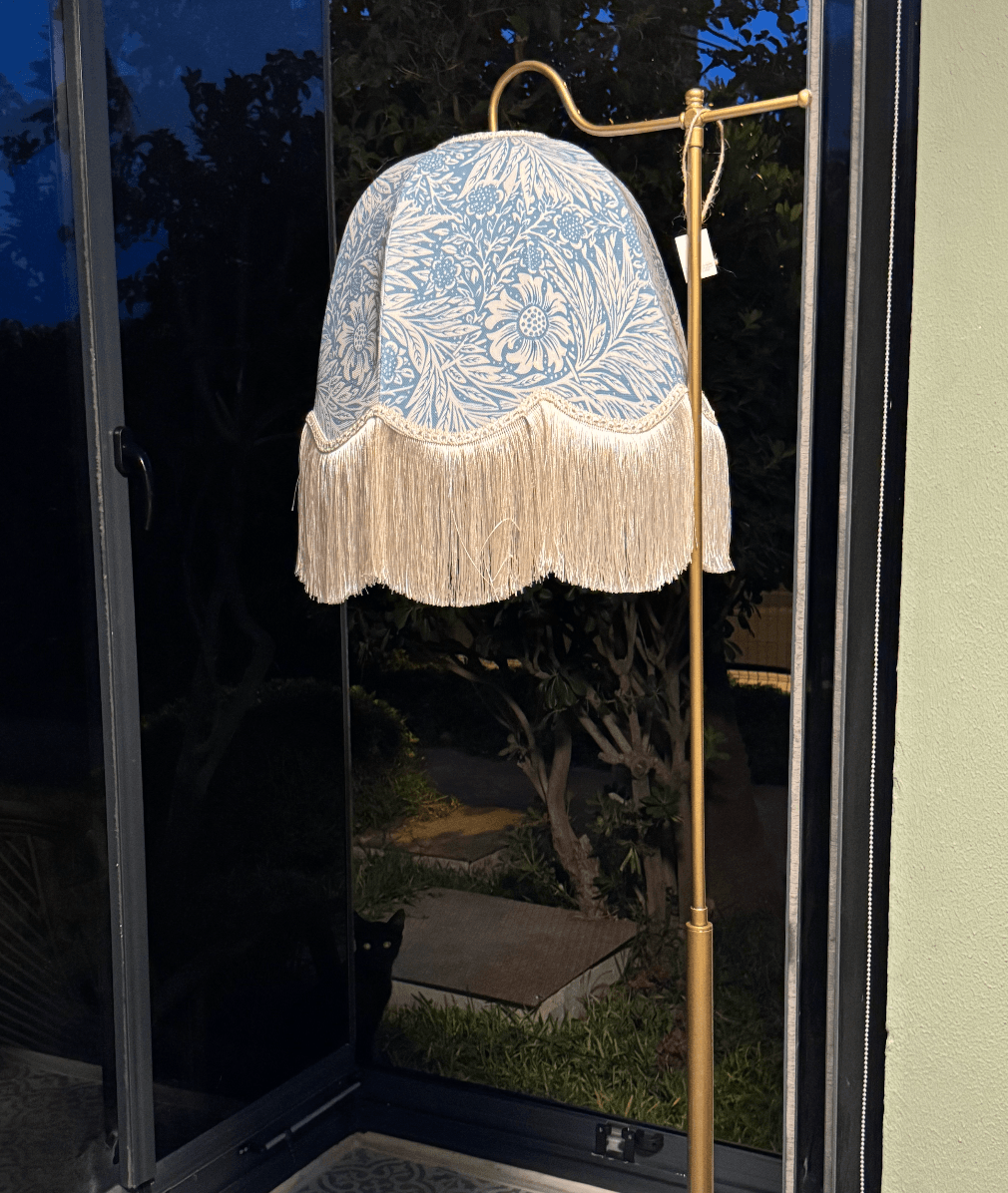 Victorian Lambader  - Mavi cover pic