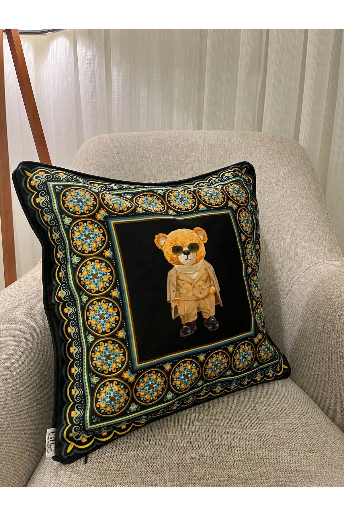 Teddy Ayıcık Tasarımlı Dijital Baskılı Kırlent Kılıfı 45x45cm 0 image