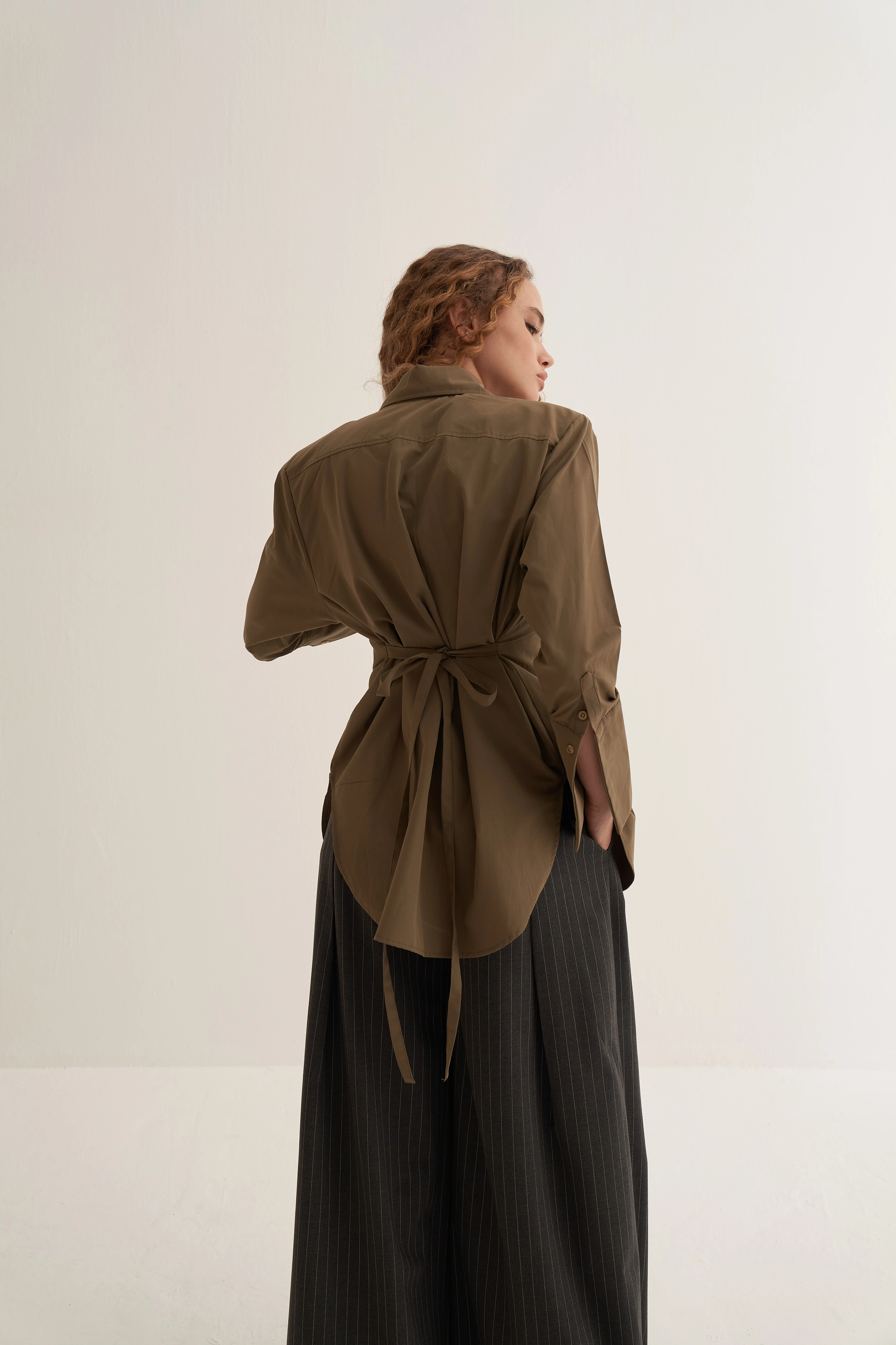 Haki Vatkalı Bağlamalı Gömlek