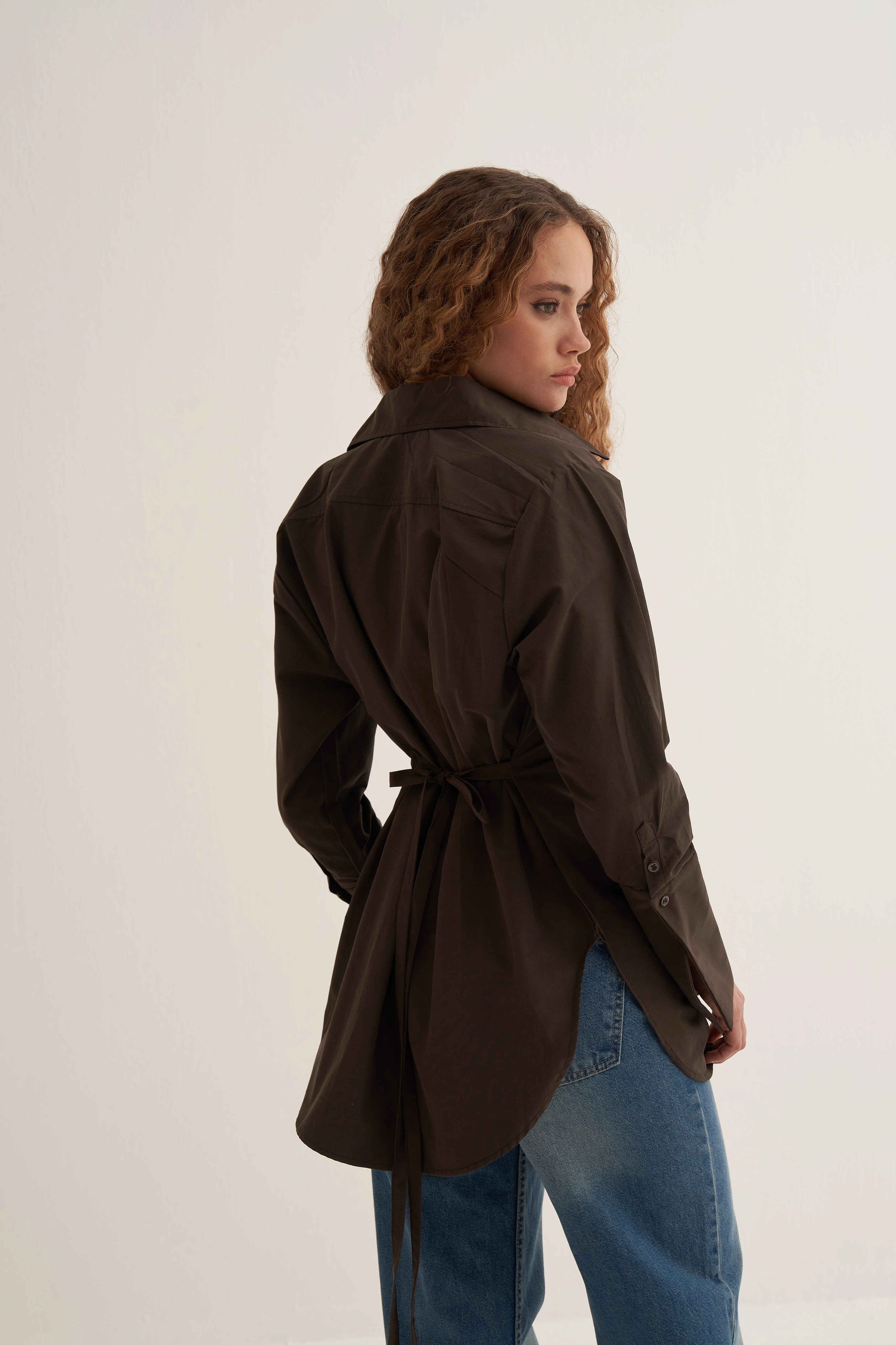 Kahverengi Vatkalı Bağlamalı Gömlek