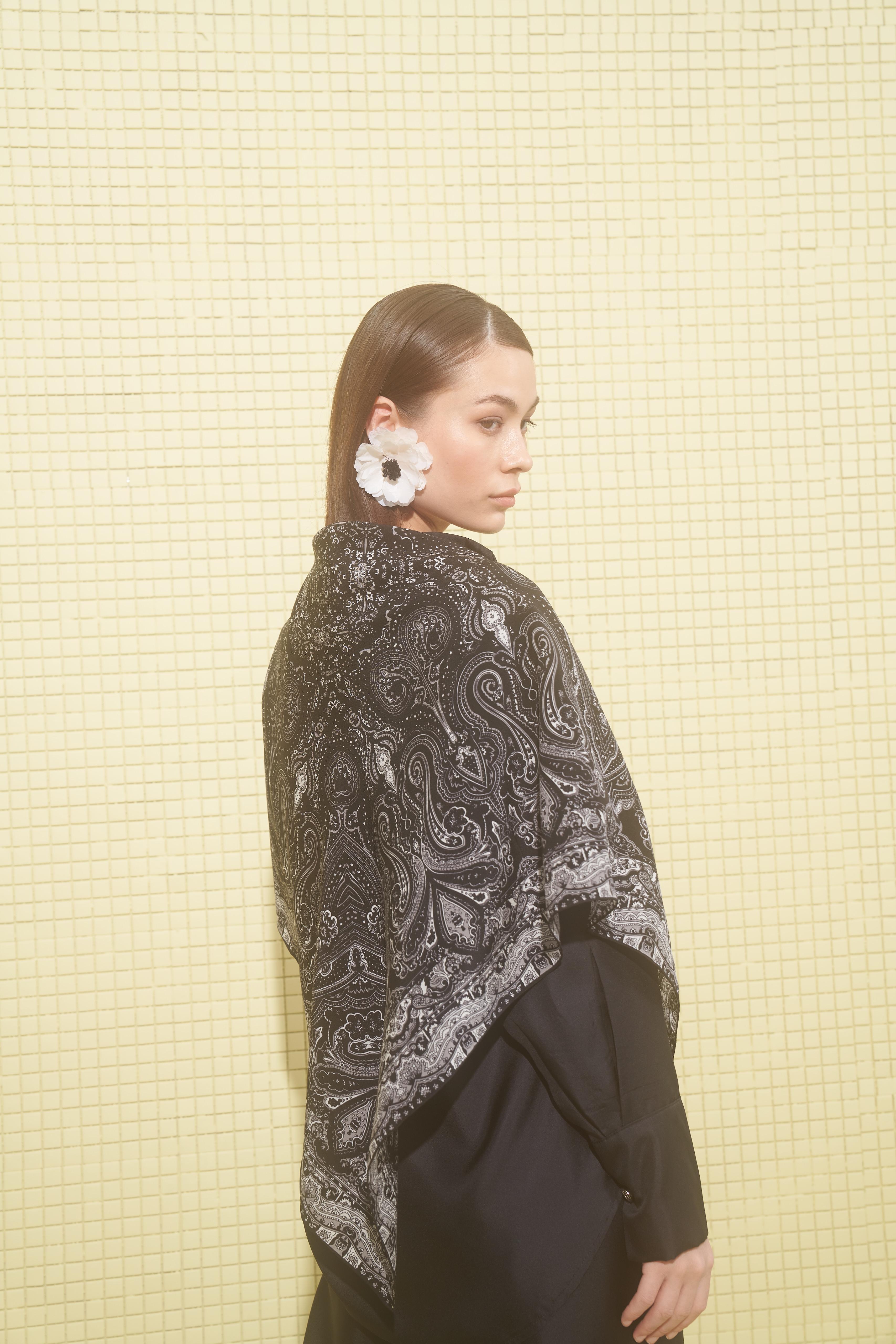 Black Harmony Scarf