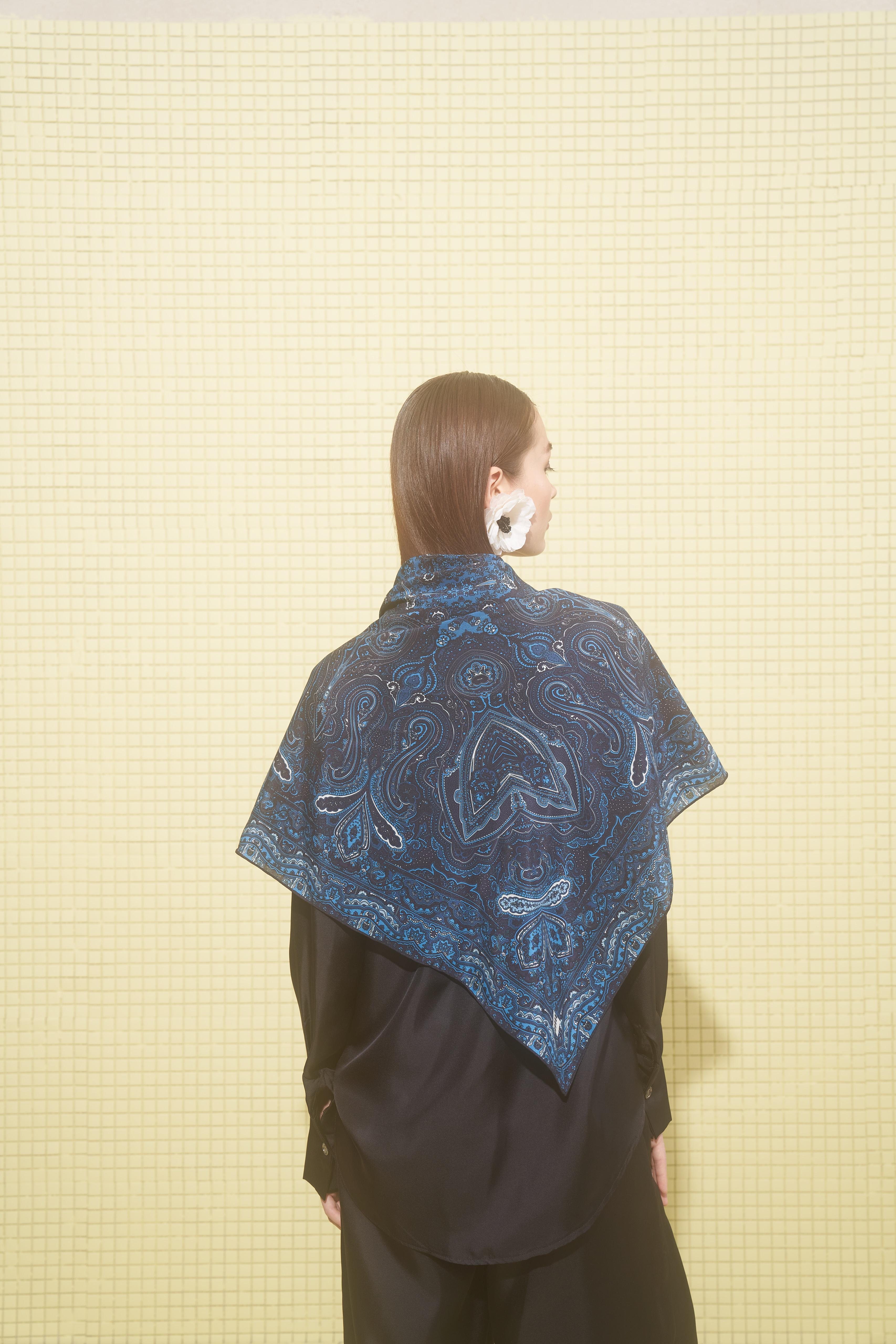 Dark Harmony Scarf